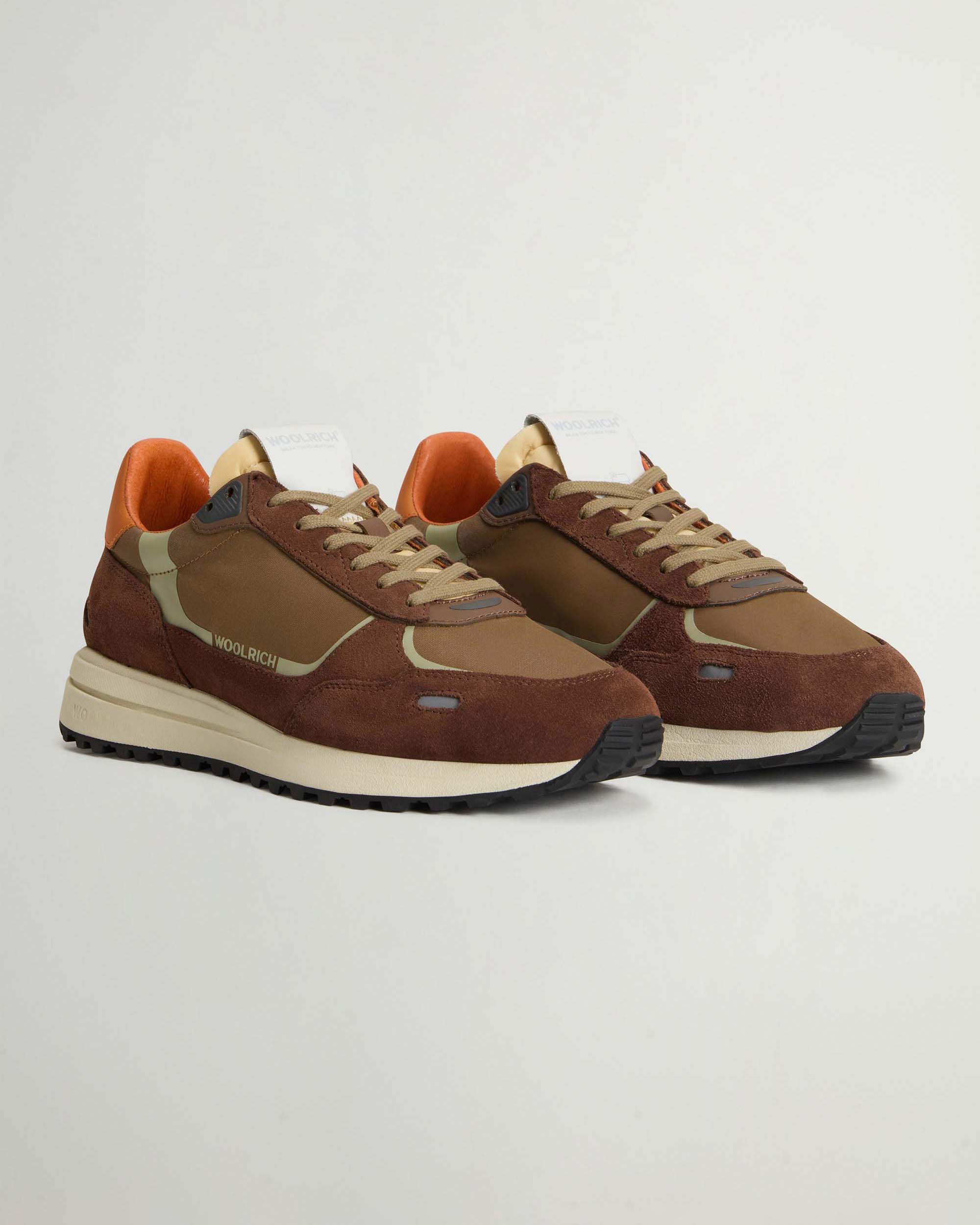 Sneakers Woolrich Retro marroni in nylon con inserti in pelle scamosciata image