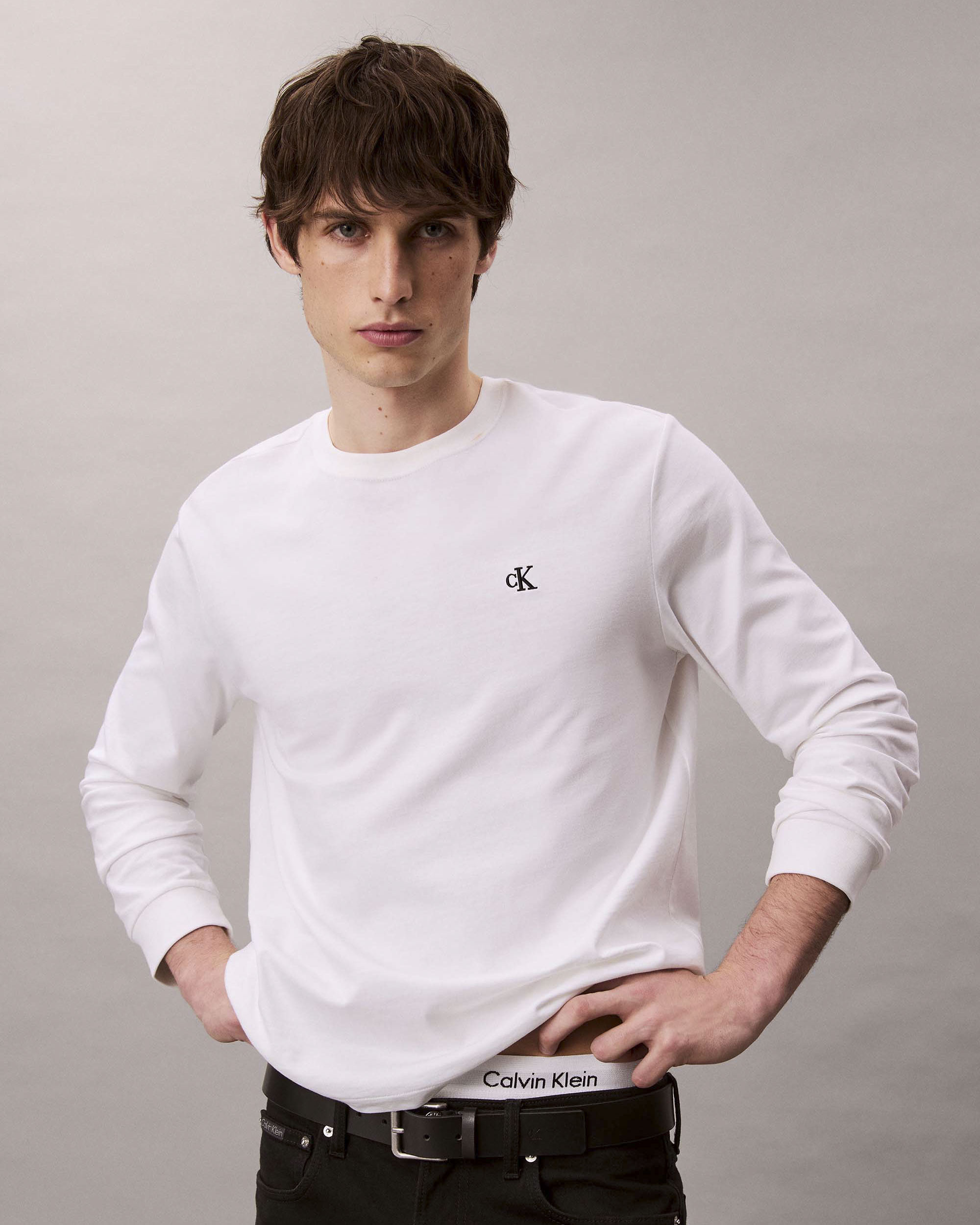 T-shirt manica lunga relaxed-fit Calvin Klein Jeans bianca in puro cotone image