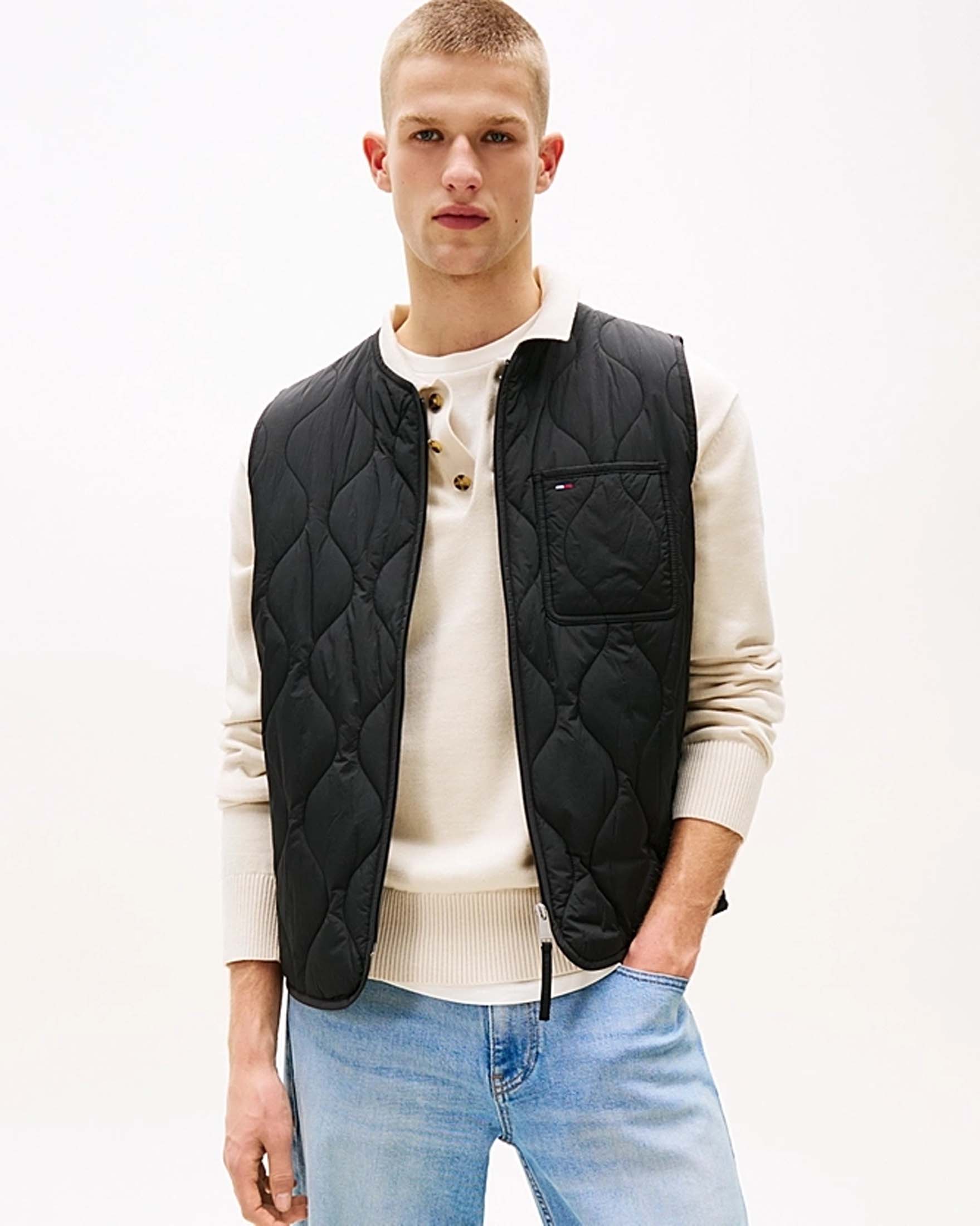 Gilet Tommy Jeans nero in nylon trapuntato ad onde leggermente imbottito
