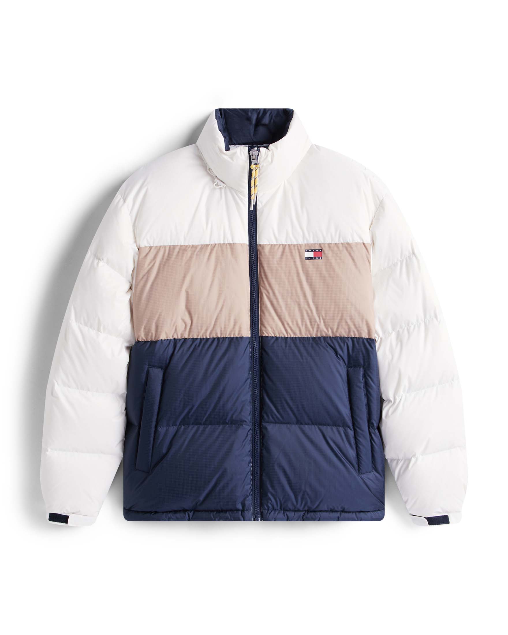 Piumino Tommy Jeans color block panna beige e blu in nylon ripstop imbottito in piuma con cappuccio estraibile image