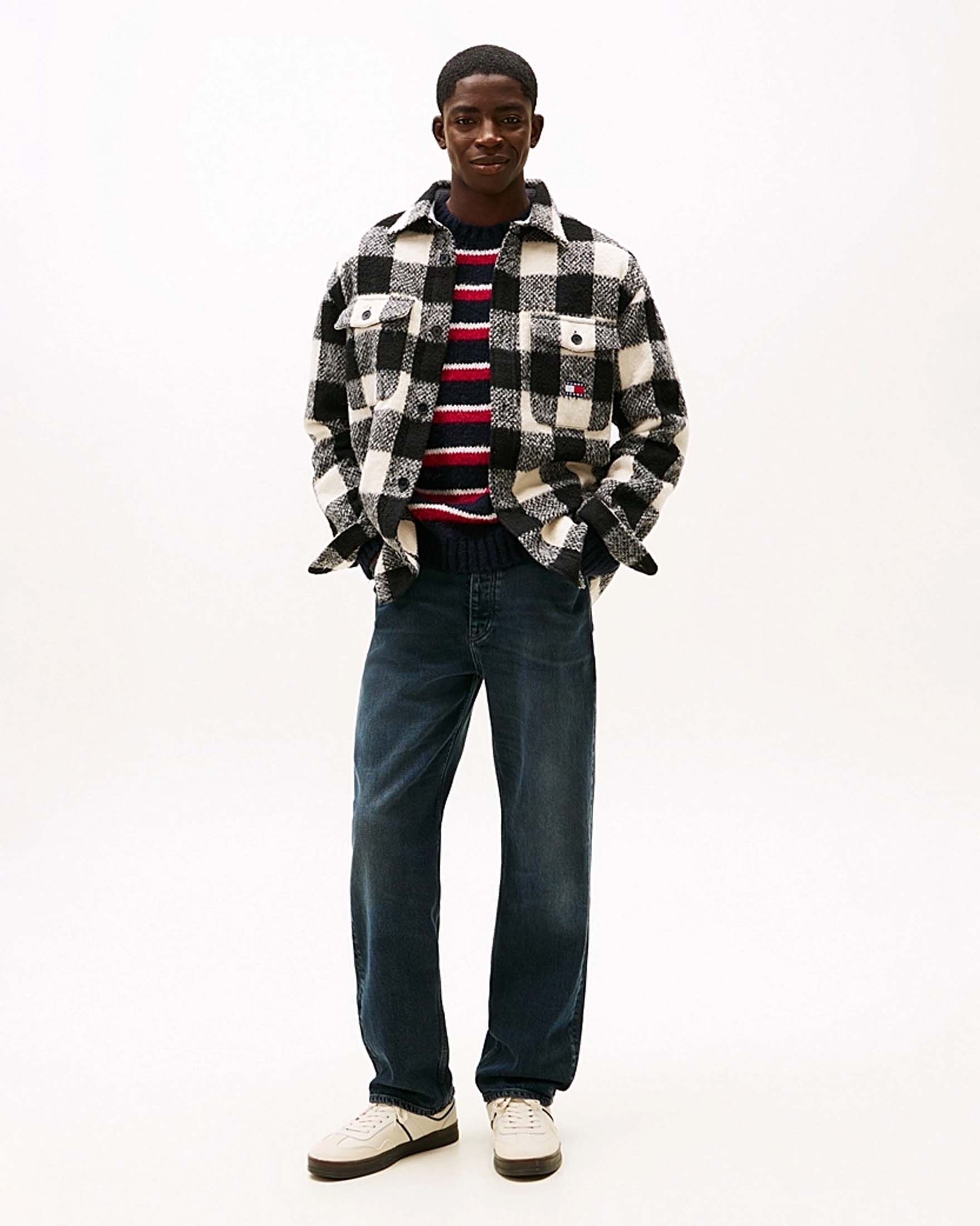 Dad jeans in cotone stretch lavaggio scuro blublack con baffature