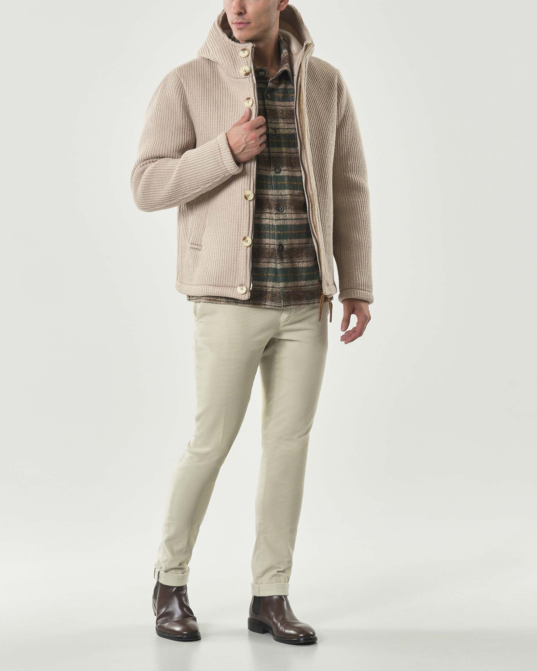 Giubbino A.F.F. beige in maglia a coste con cappuccio e bottoni