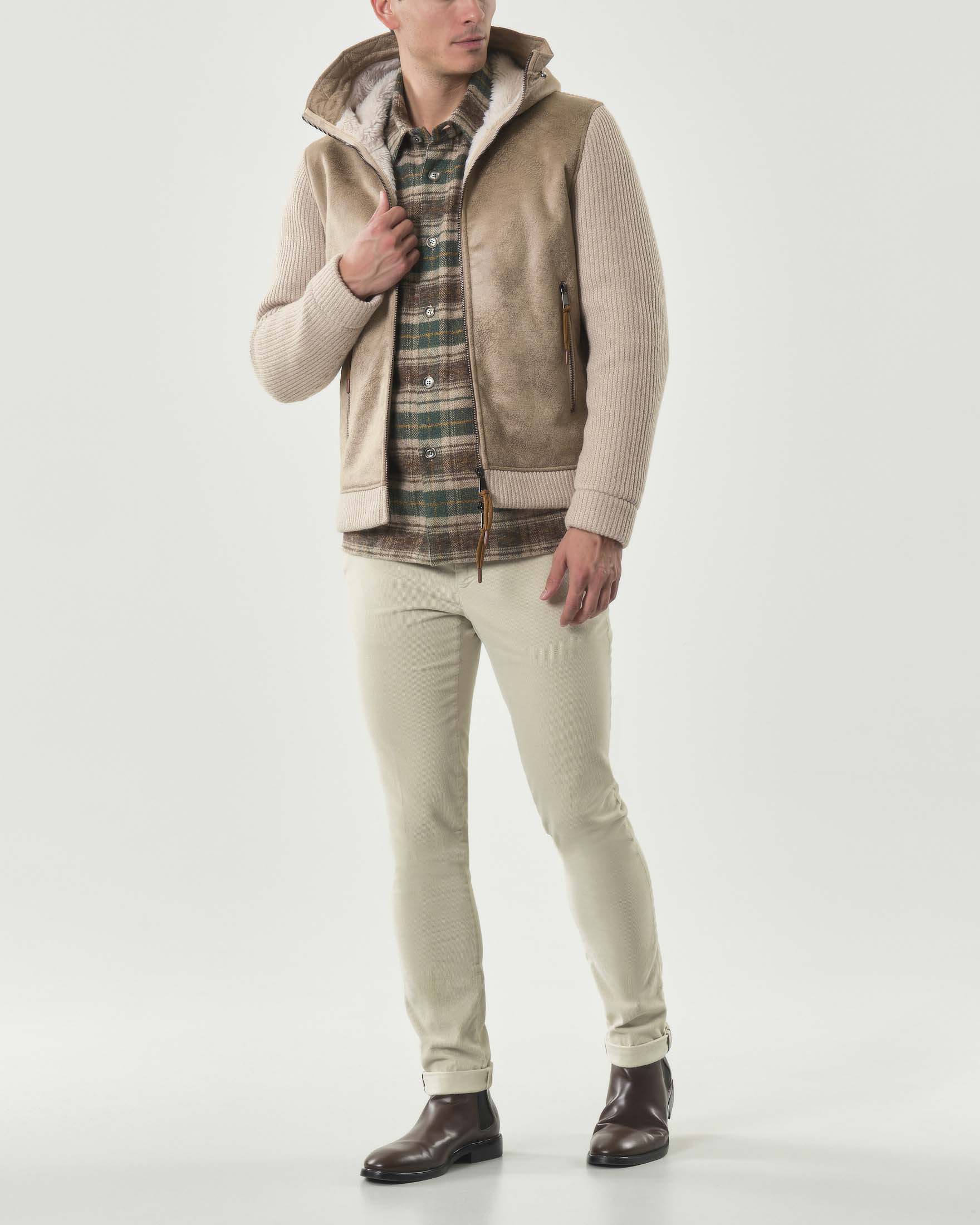 Giubbino beige in maglia a coste e suede con cappuccio e chiusura zip