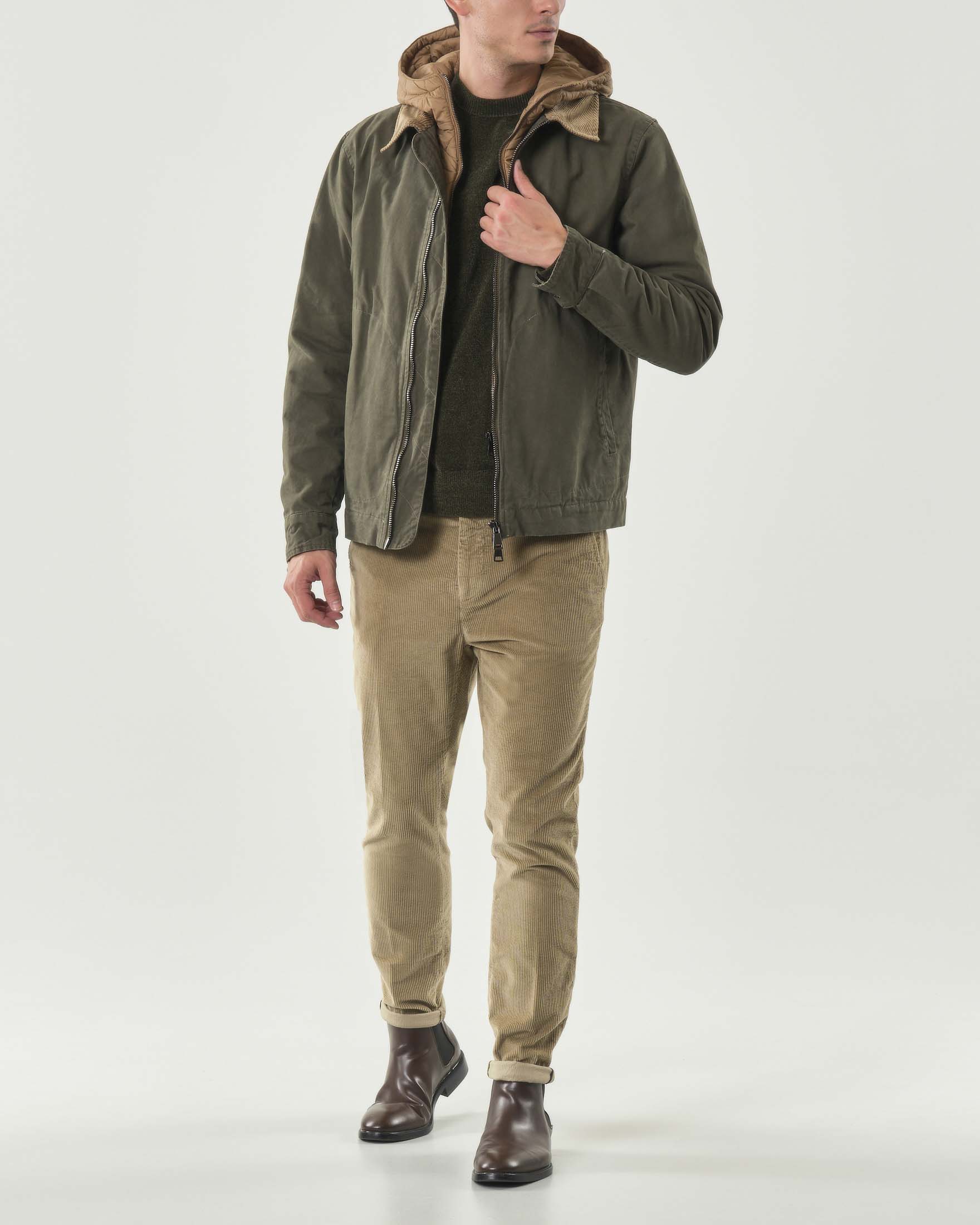 Giacca verde militare in cotone con davantino e cappuccio kaki staccabile