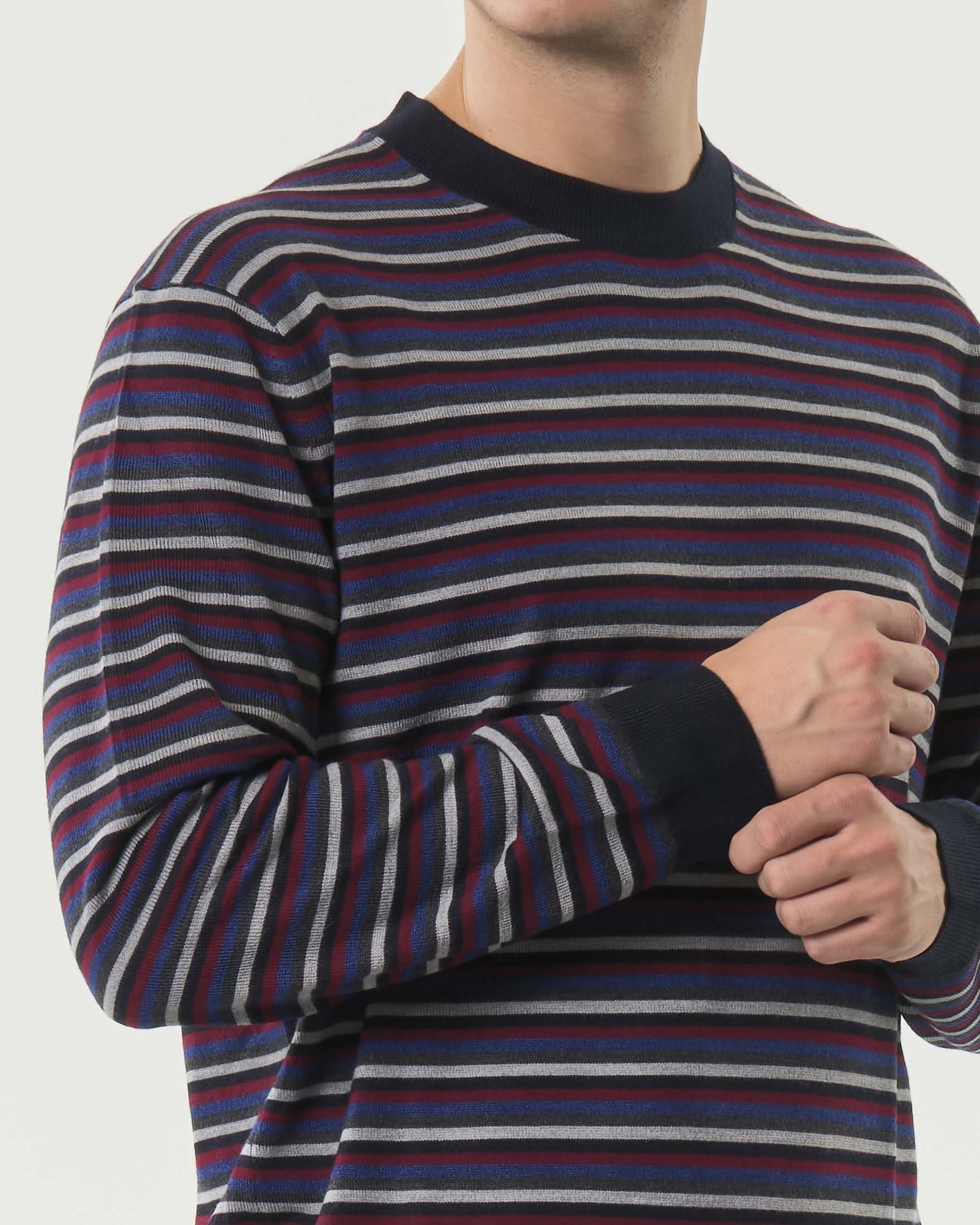 Maglia girocollo Armani Exchange a righe grigie bordeaux e blu in misto lana image