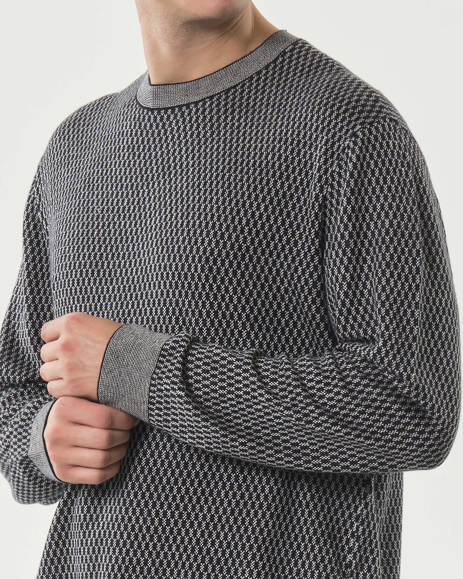 Maglia girocollo Armani Exchange in misto cotone viscosa e seta ad armatura blu e bianca image