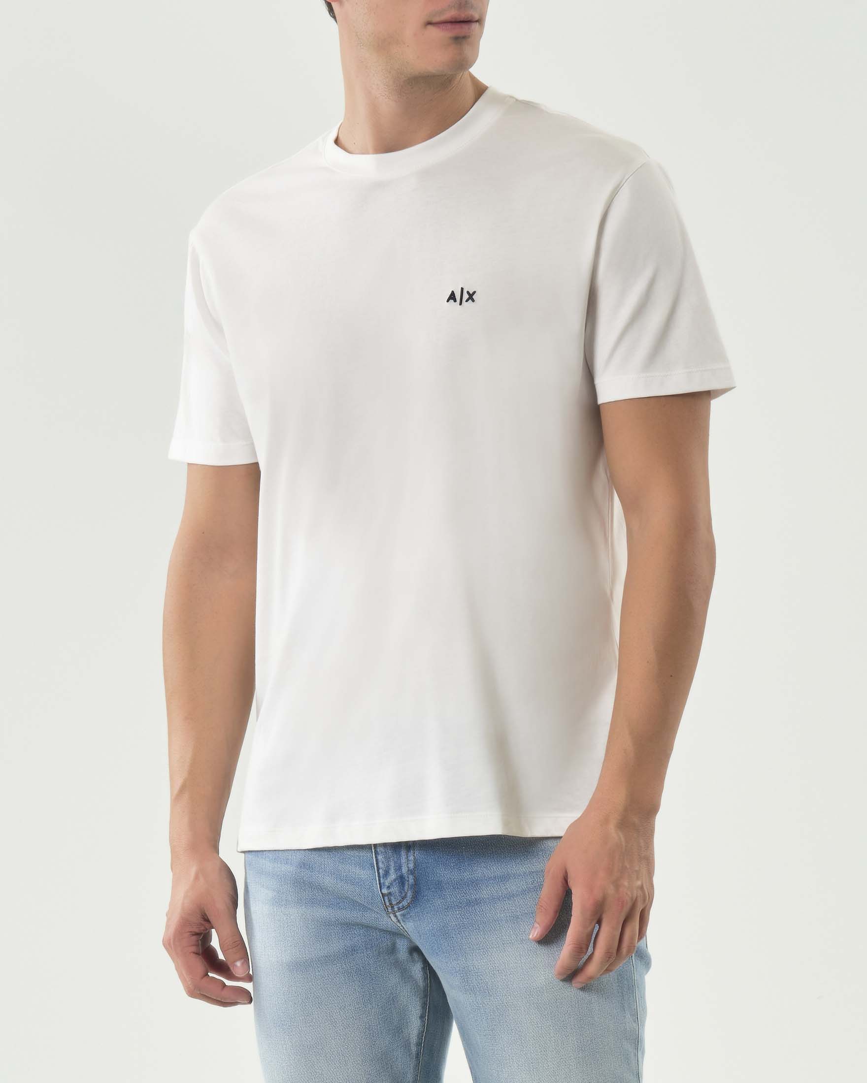 T-shirt Armani Exchange panna in cotone con logo piccolo ricamato sul petto