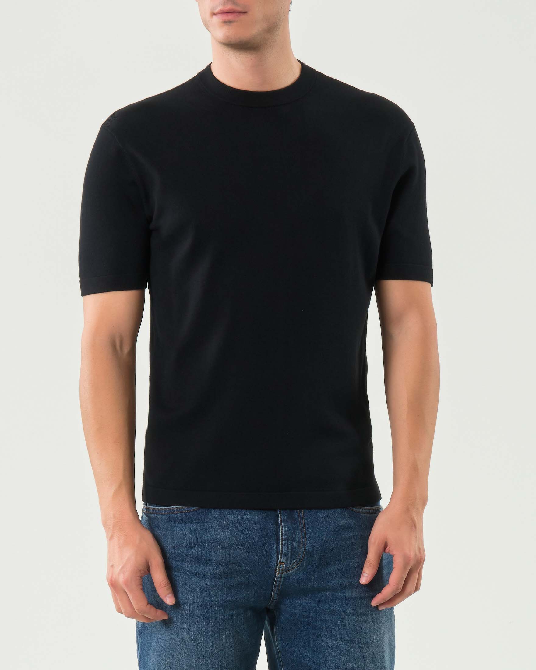 T-shirt mezza manica Armani Exchange nera in maglia di viscosa image