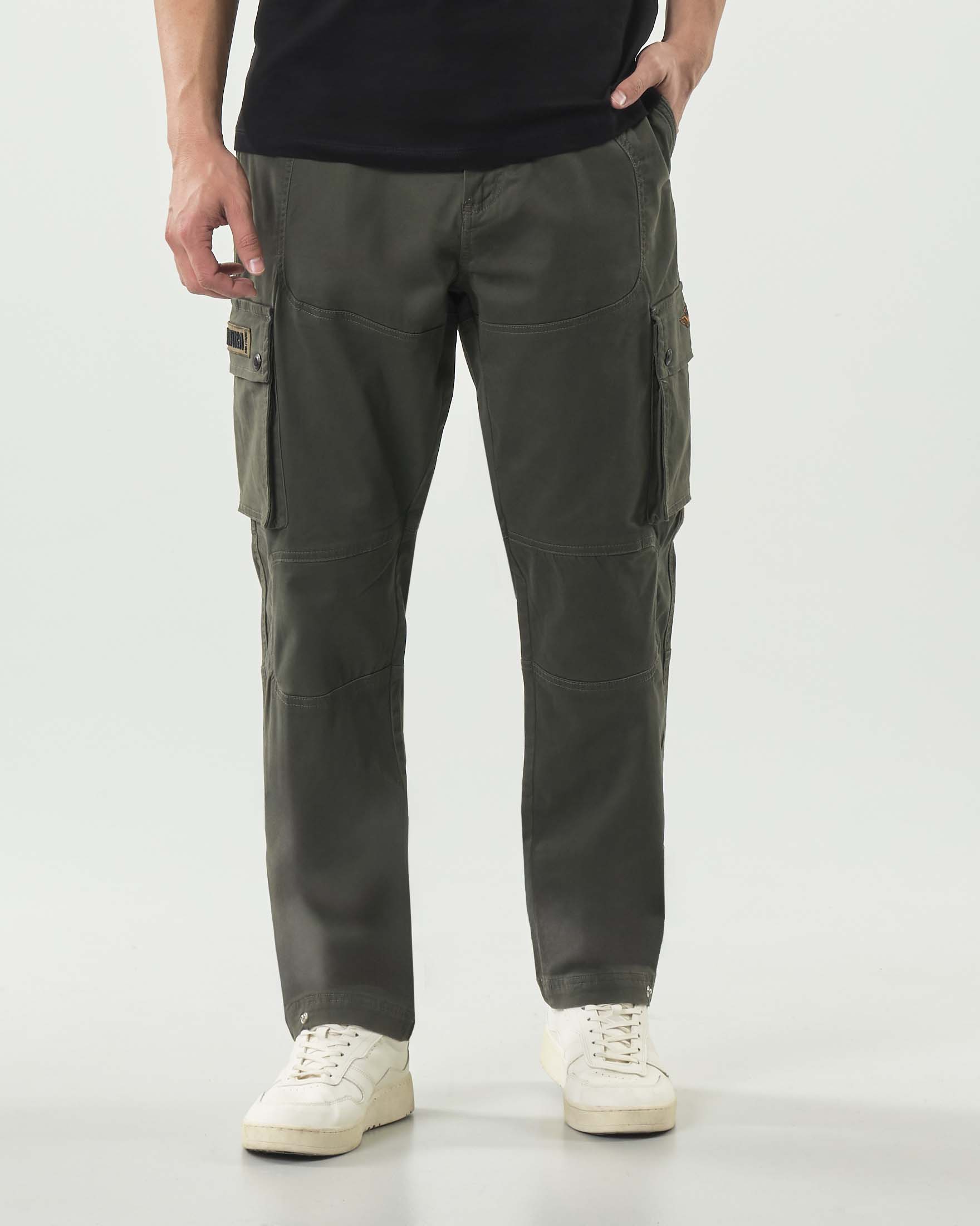 Pantalone cargo Aeronautica militare verde scuro in raso di cotone stretch image