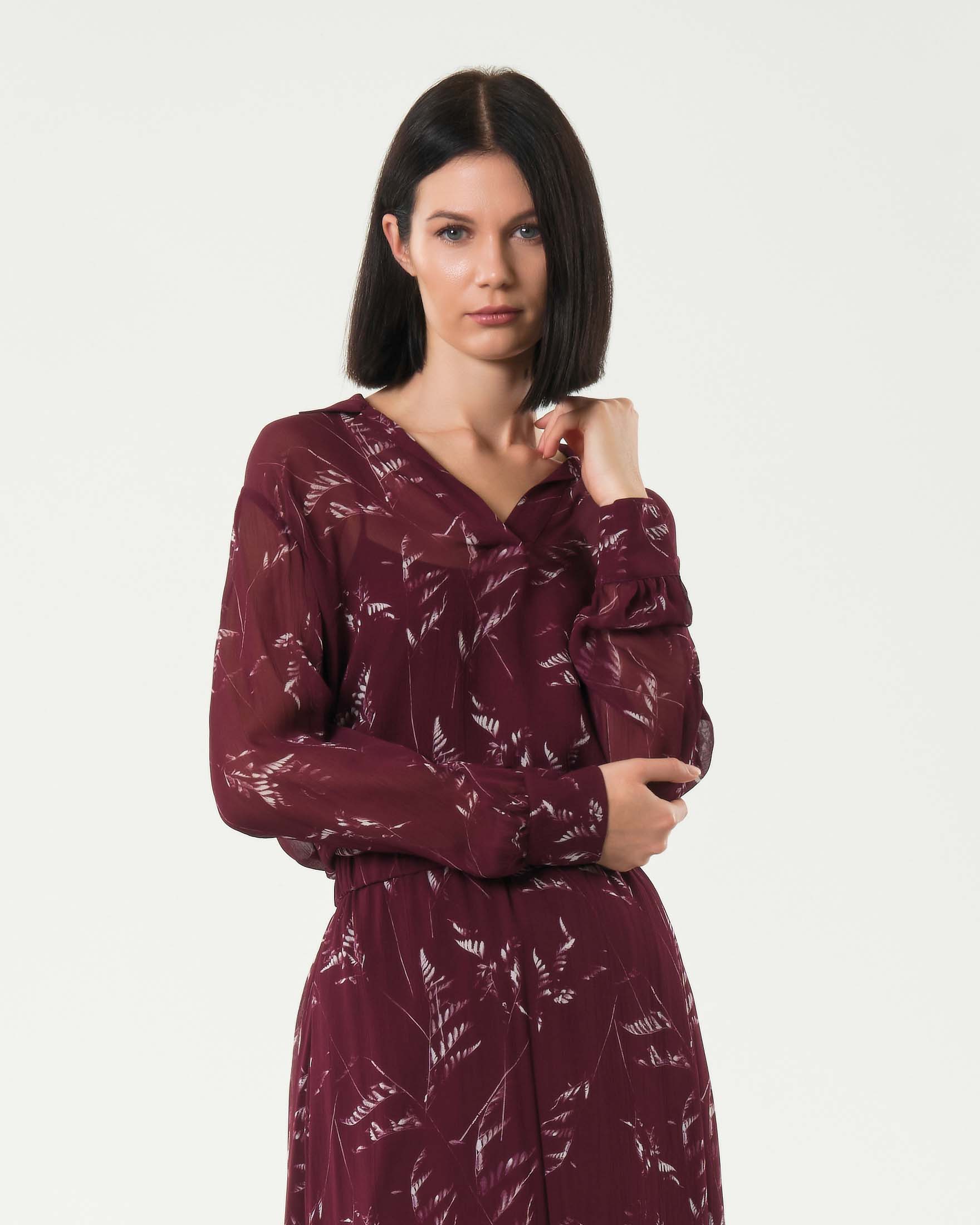 Camicia bordeaux Armani Exchange in viscosa a motivo serigrafico bianco e scollo a V