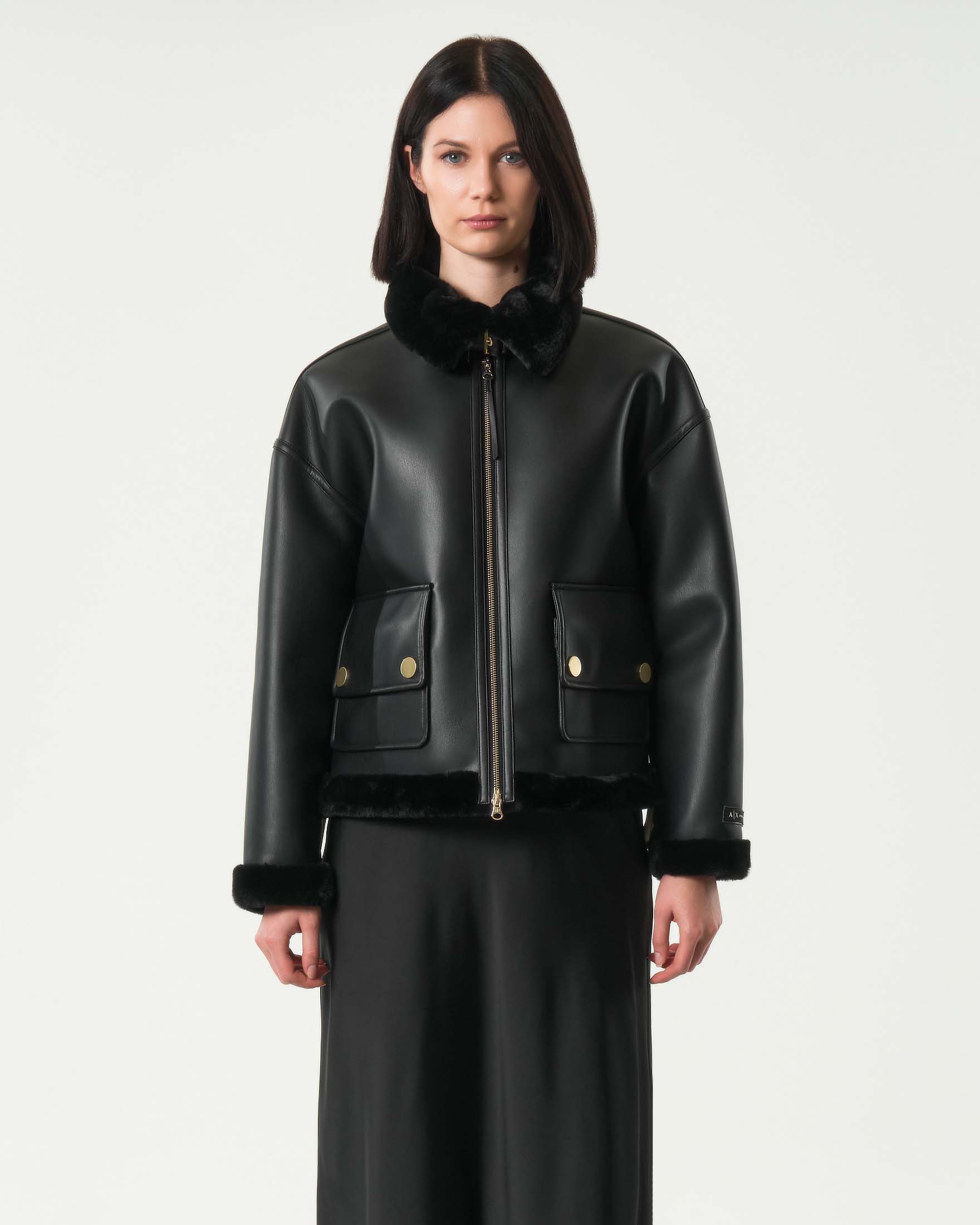 Eco montone nero Armani Exchange con colletto a camicia e tasche laterali con bottoni dorati image