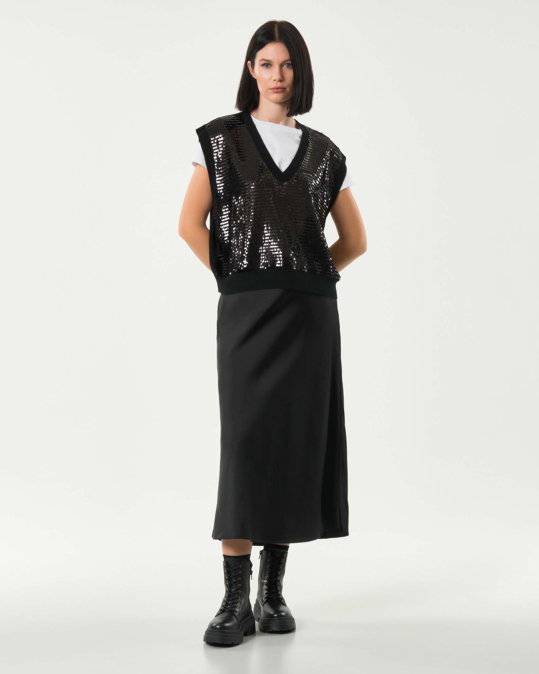 Gilet nero  Armani Exchange in misto lana con pailettes tono su tono sul davanti con scollo a V image