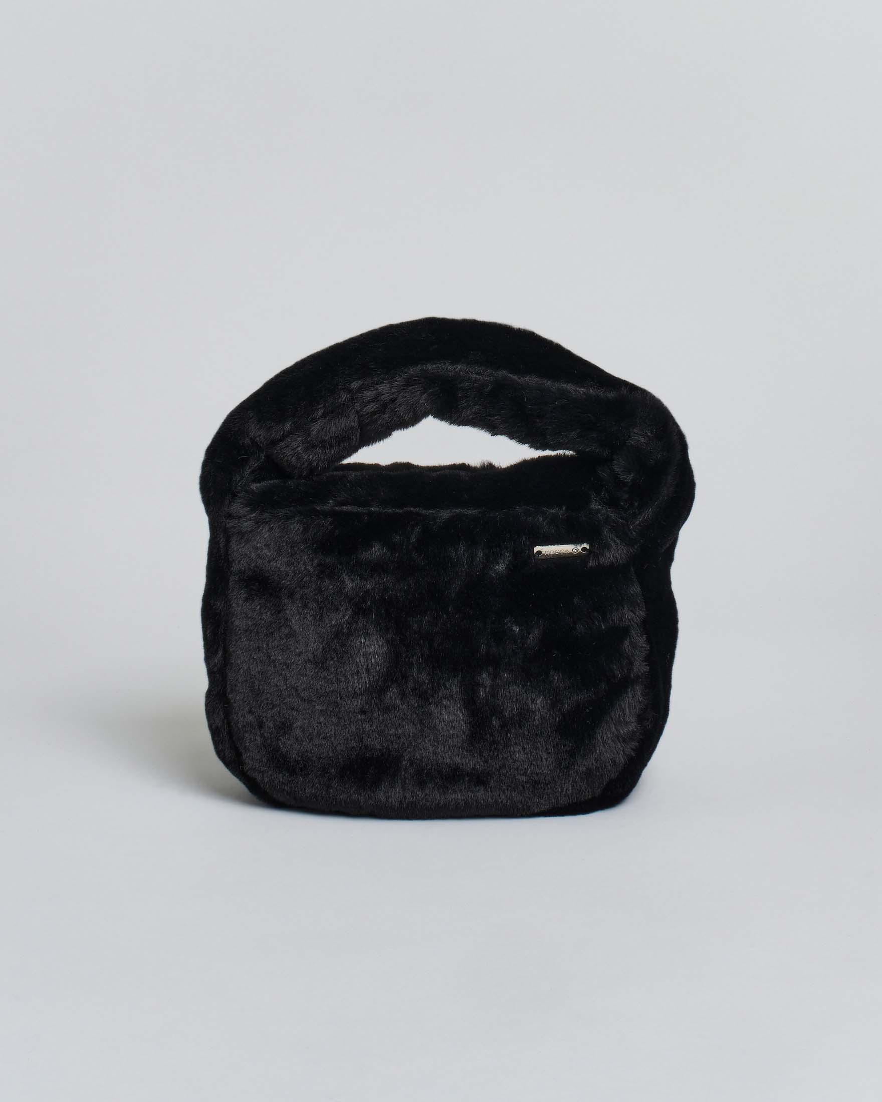 Borsa Kocca nera in ecopelliccia con catena color argento