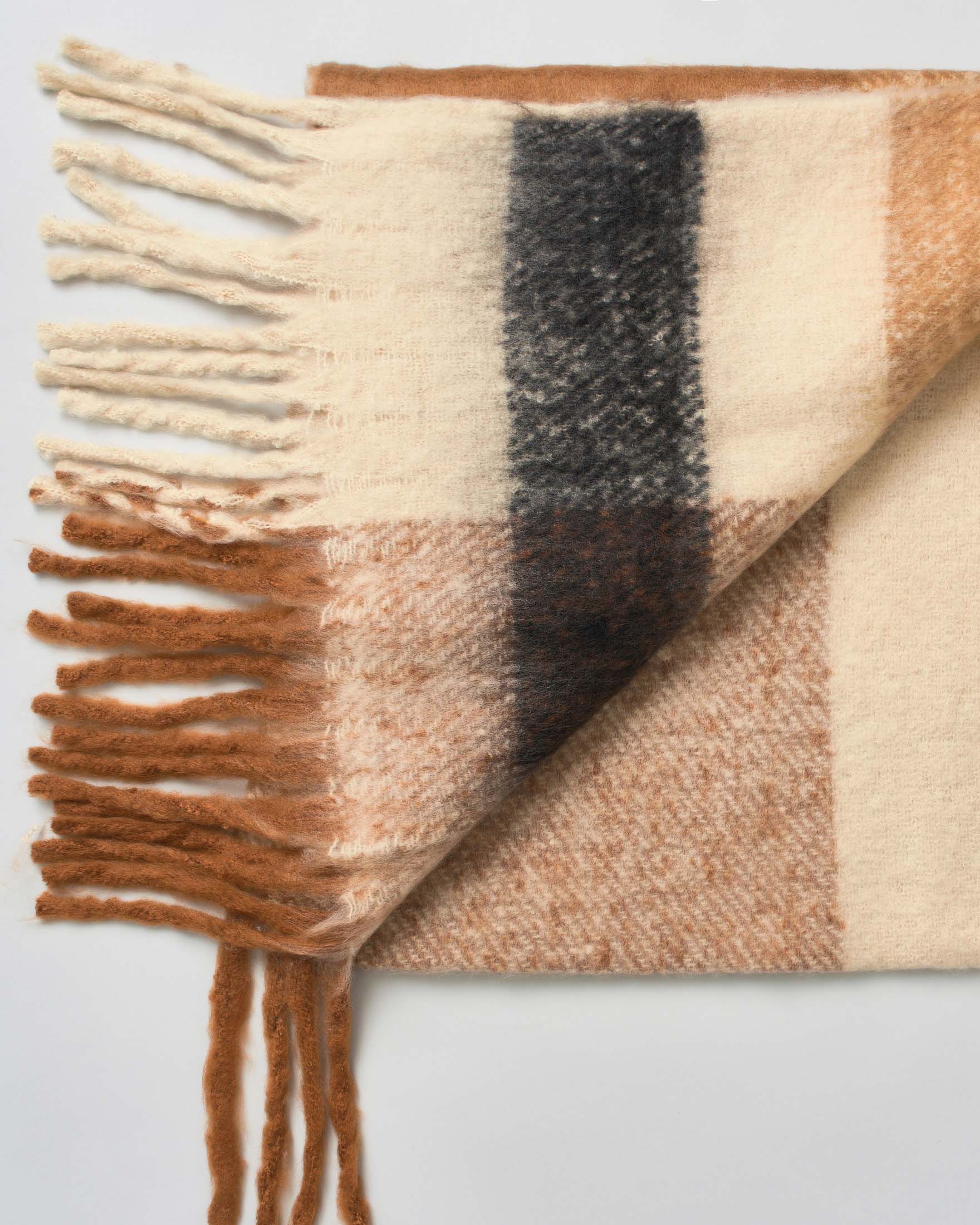 Sciarpa Manila Grace a quadri multicolor sui toni del marrone con frange image