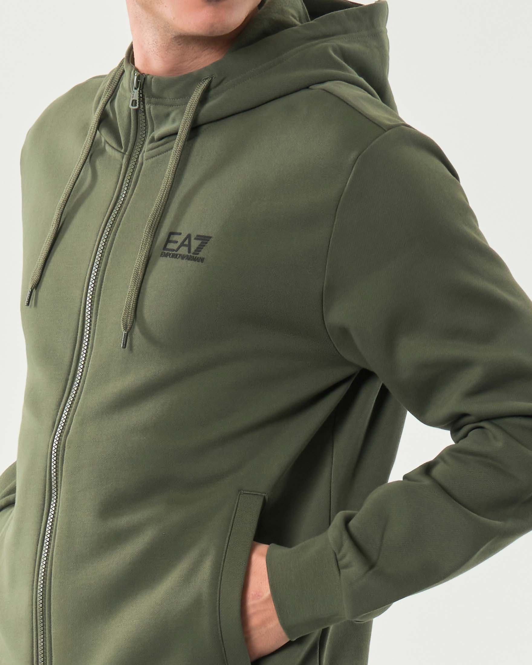 Felpa EA7 verde militare con cappuccio e chiusura zip in misto cotone con logo stampato image