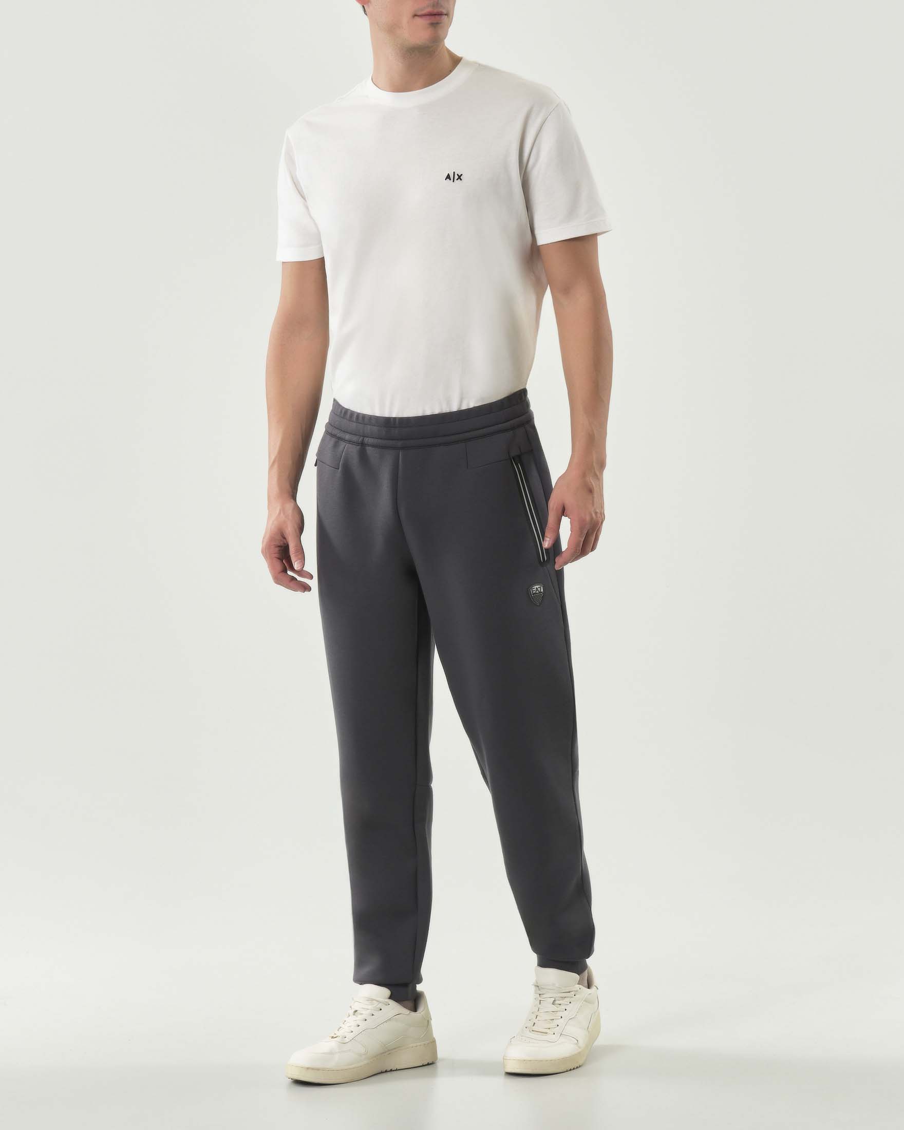 Pantaloni EA7 grigi in felpa di misto viscosa con logo scudetto e zip in contrasto