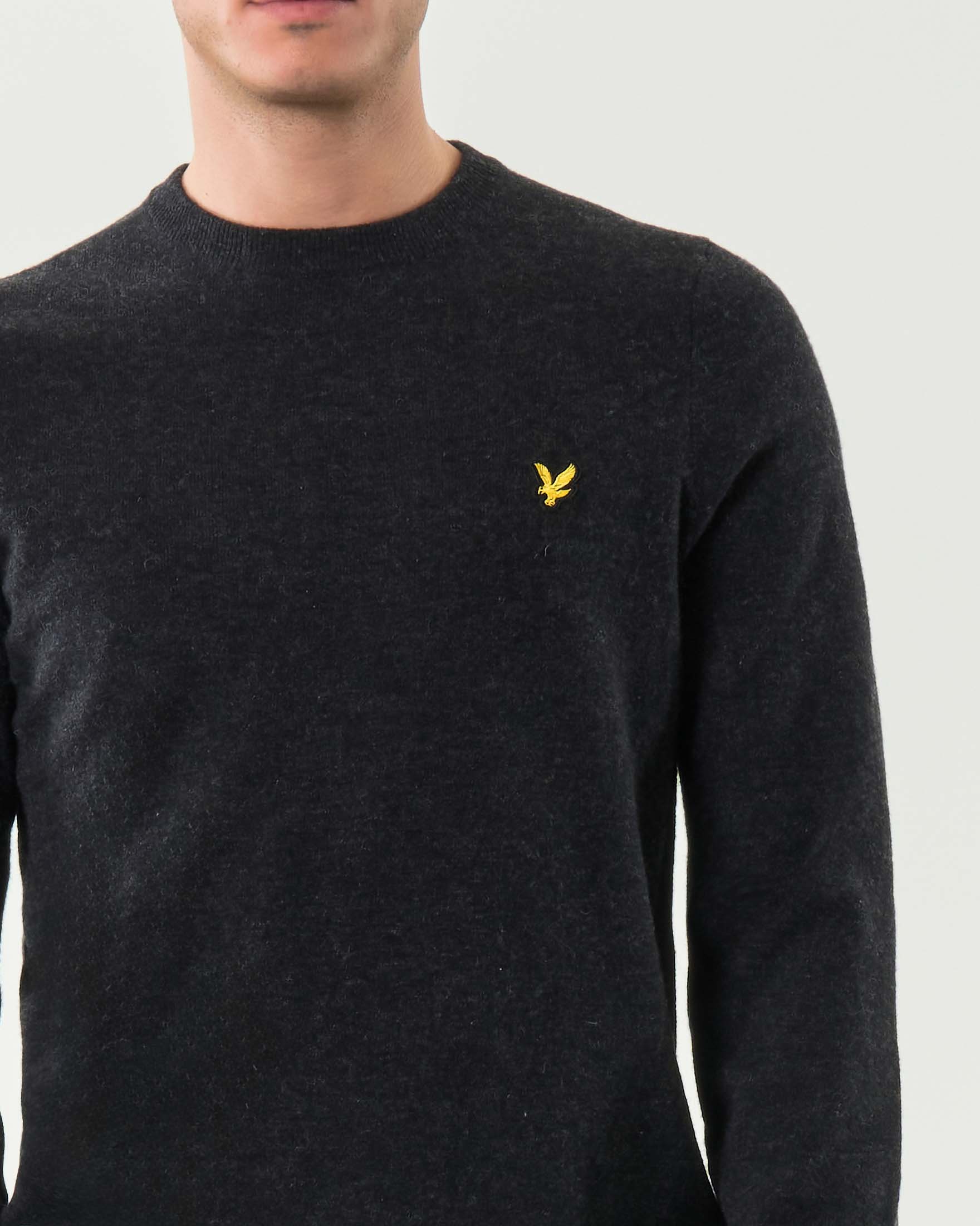 Maglione girocollo Lyle & Scott nero in lambswool di lana image