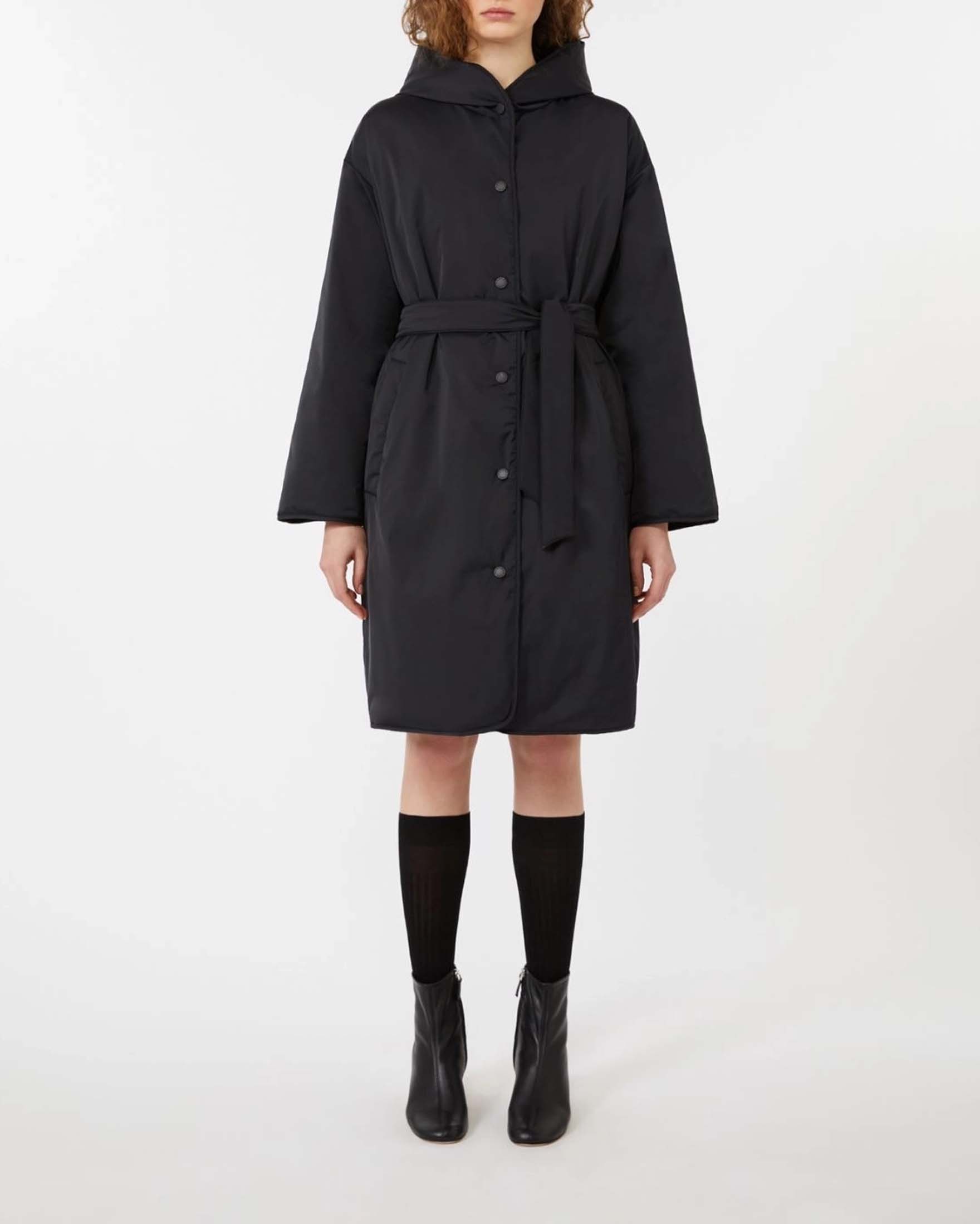 Piumino nero midi Weekend Max Mara in tessuto antigoccia reversibile con cappuccio image