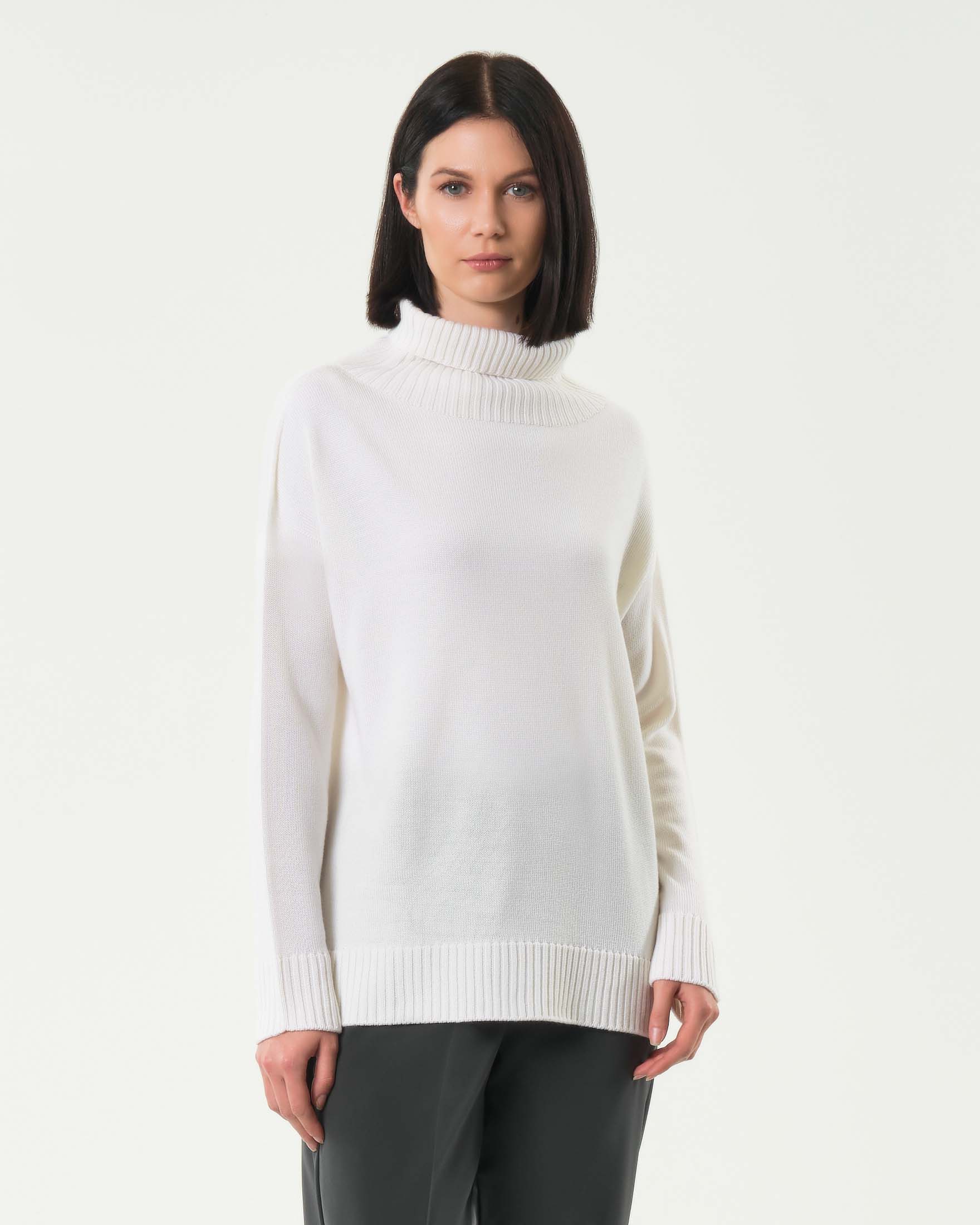 Maglia color avorio MM Max Mara a collo alto in pura lana vergine con collo a cratere a coste