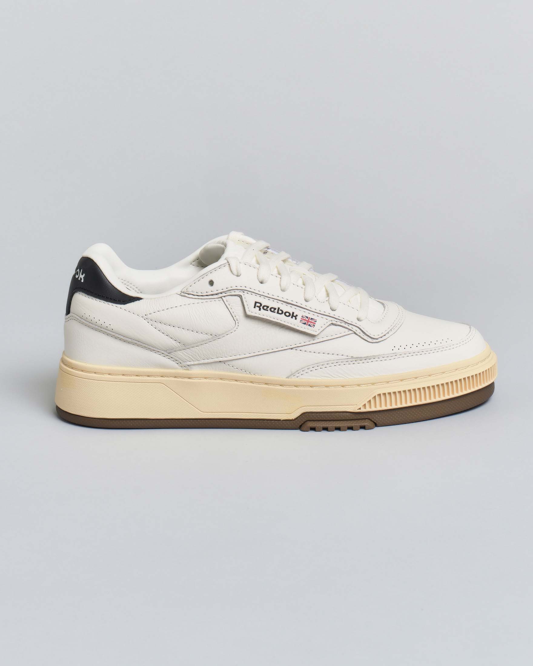 Sneakers Reebok Club C in pelle bianca con tallone nero