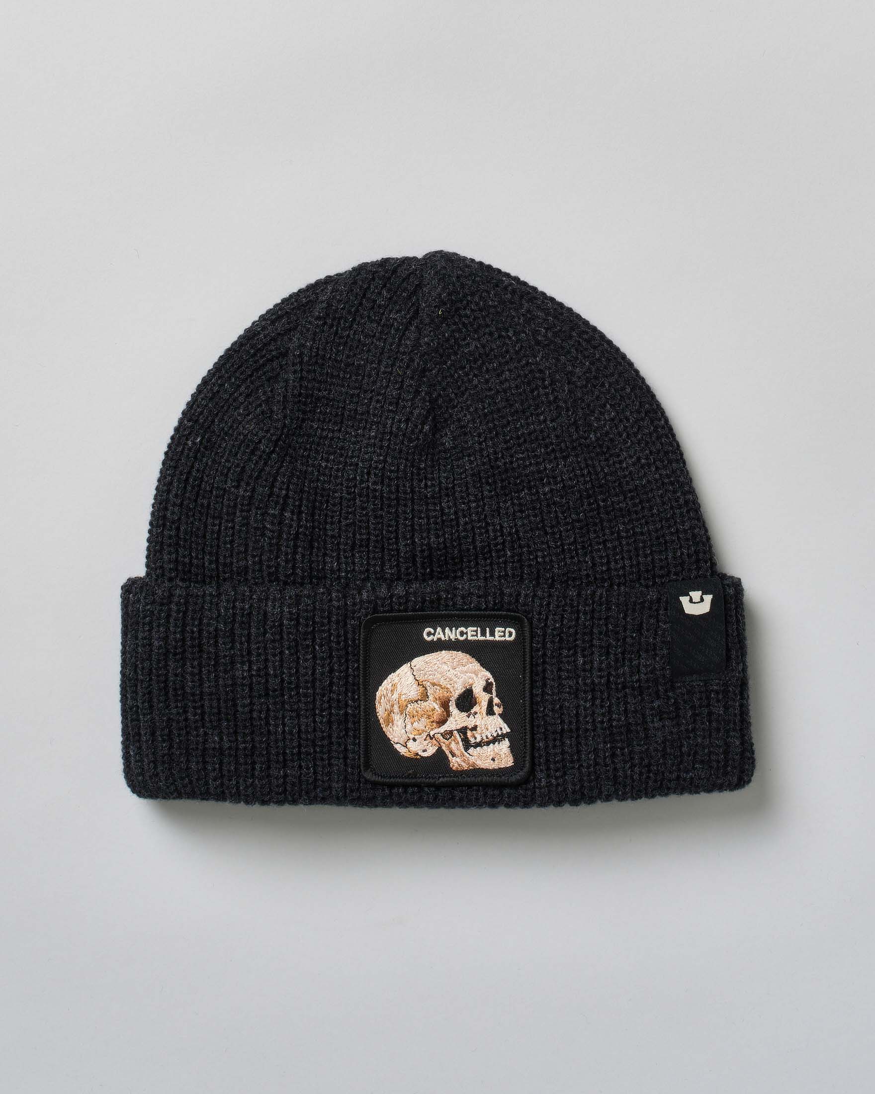 Berretto Goorin Bros nero in maglia a costine con patch teschio