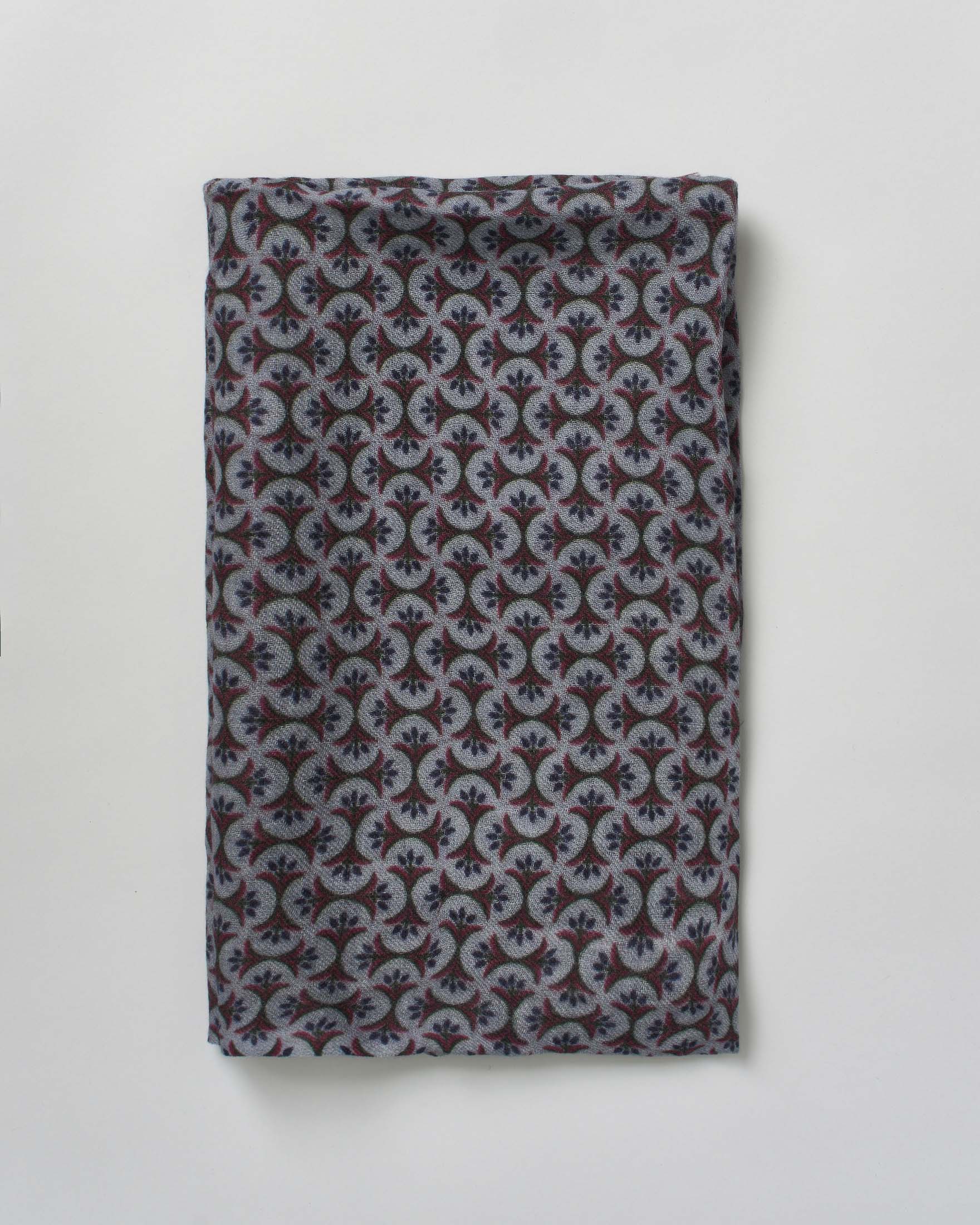 Sciarpa Raja grigia in lana a fantasia gigli bordeaux e blu