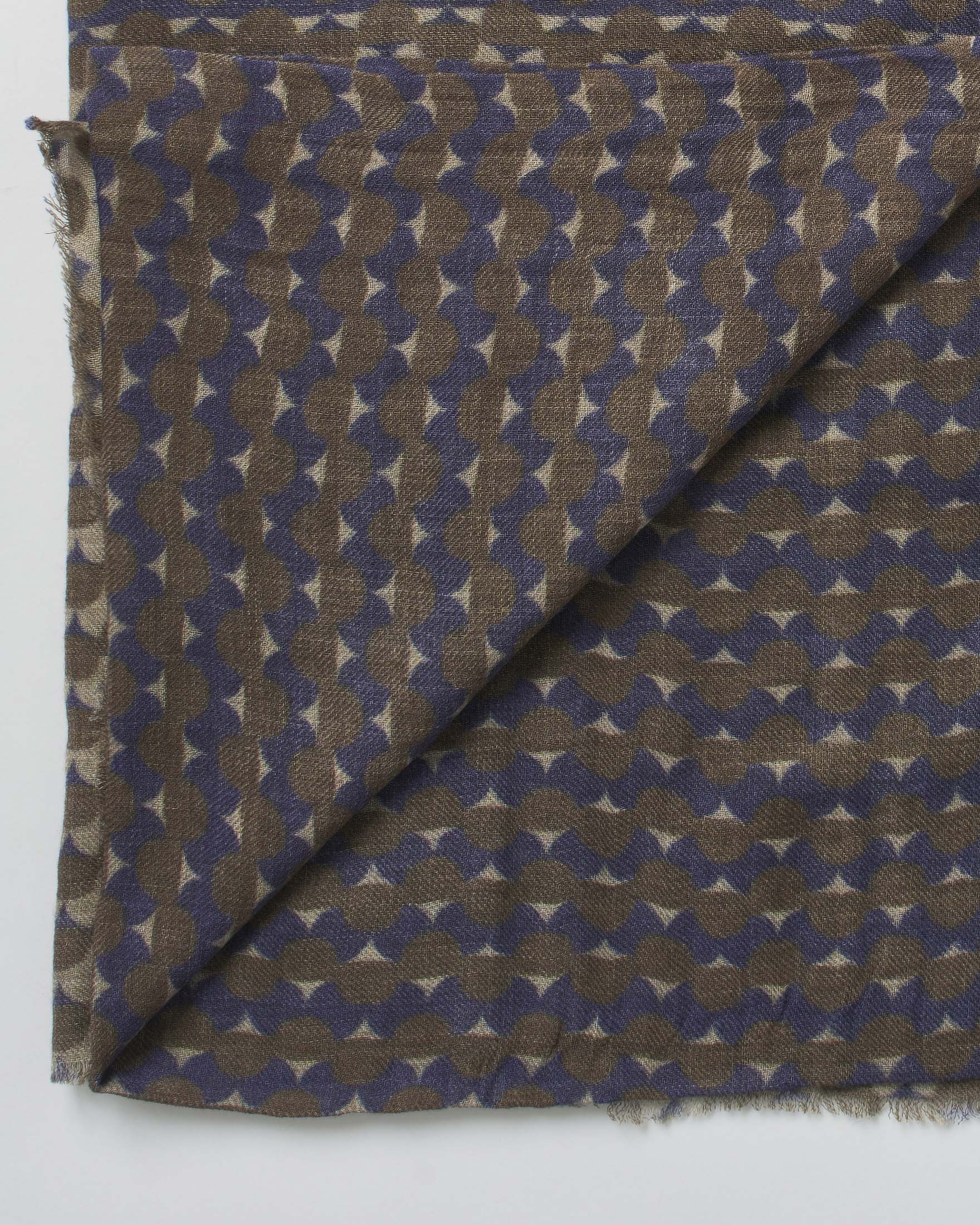 Sciarpa Raja beige in lana a fantasia geometrica fango e blu image