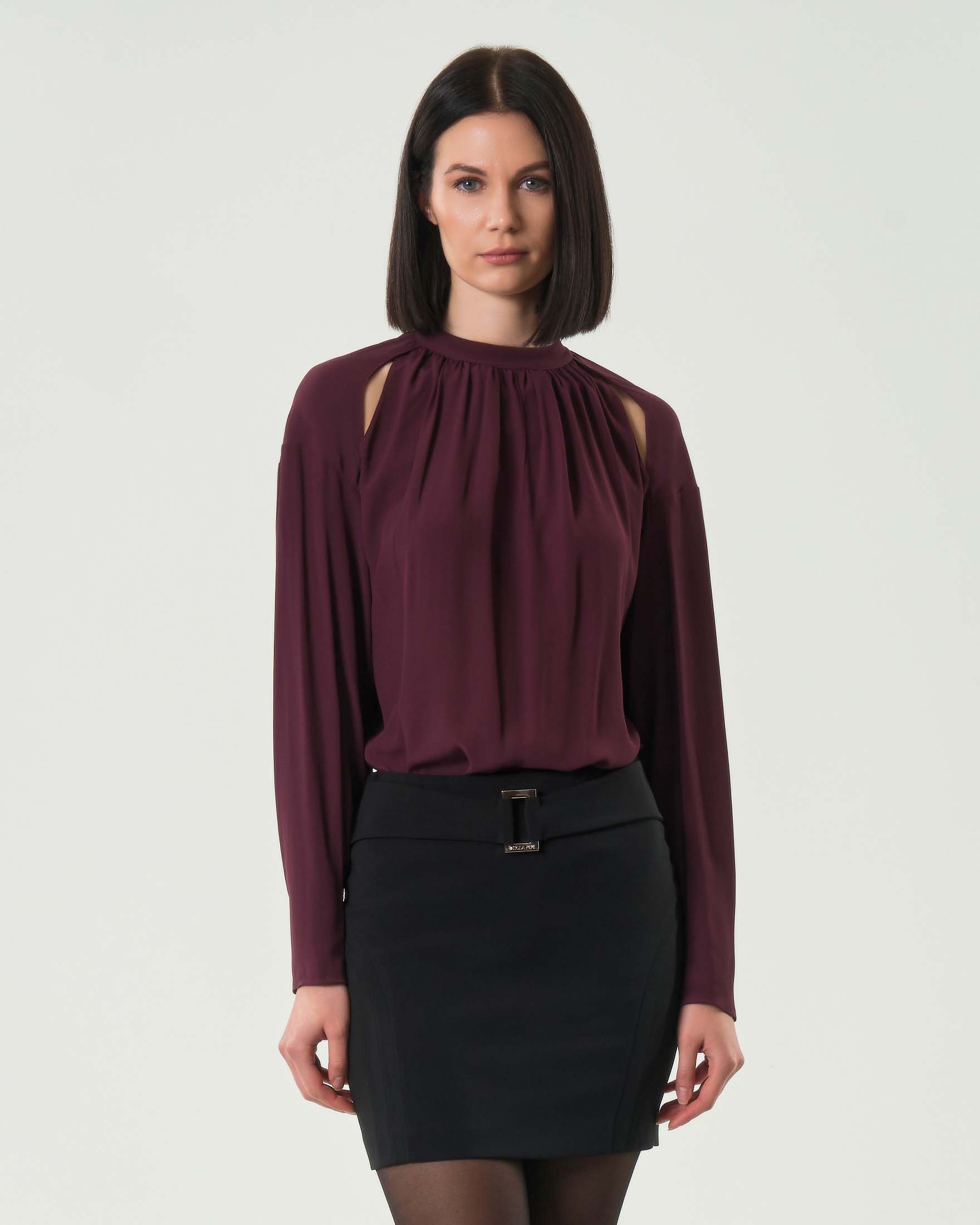 Blusa bordeaux Patrizia Pepe in viscosa con cut out frontali sulle spalle e maniche lunghe a sbuffo