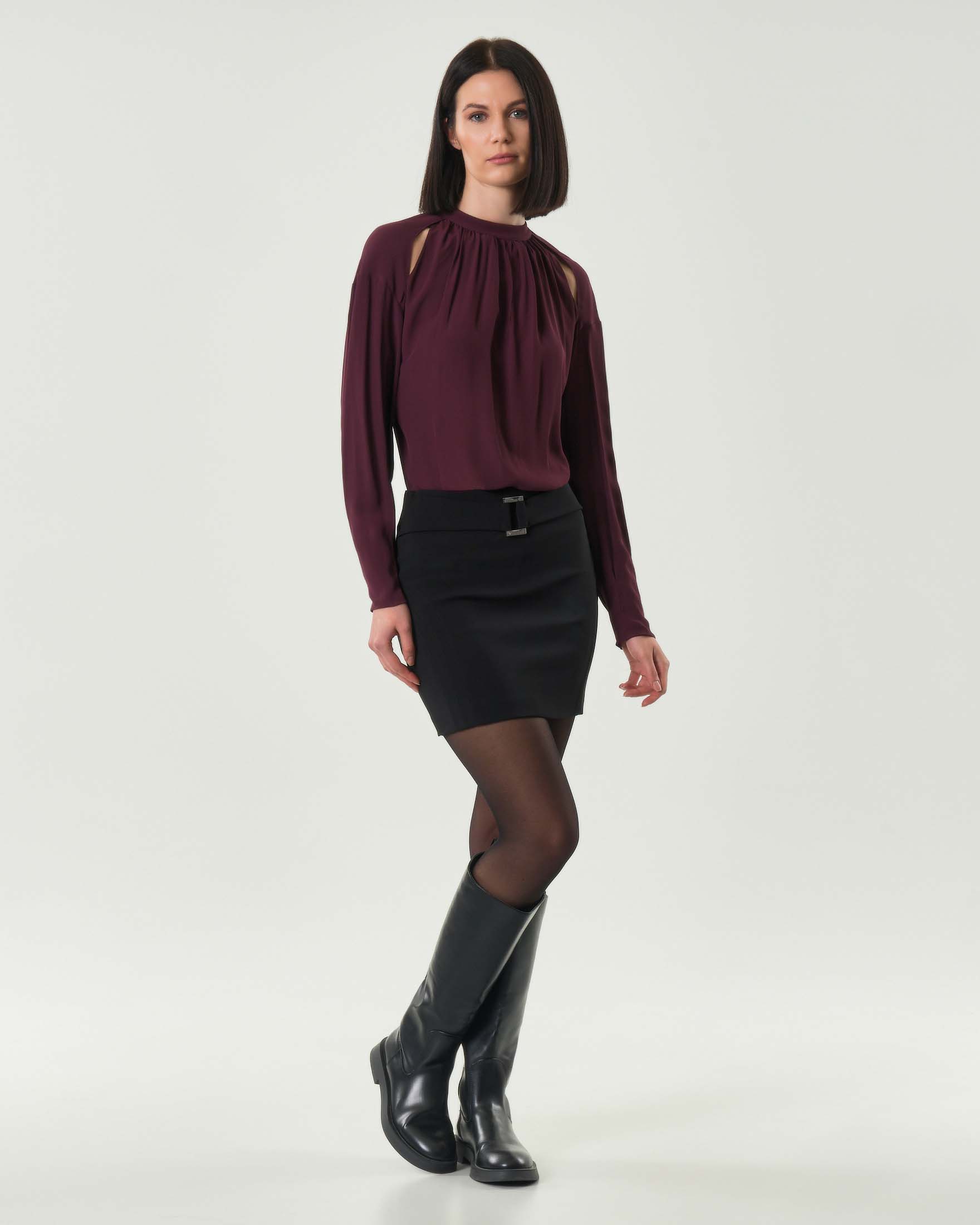 Blusa bordeaux Patrizia Pepe in viscosa con cut out frontali sulle spalle e maniche lunghe a sbuffo image