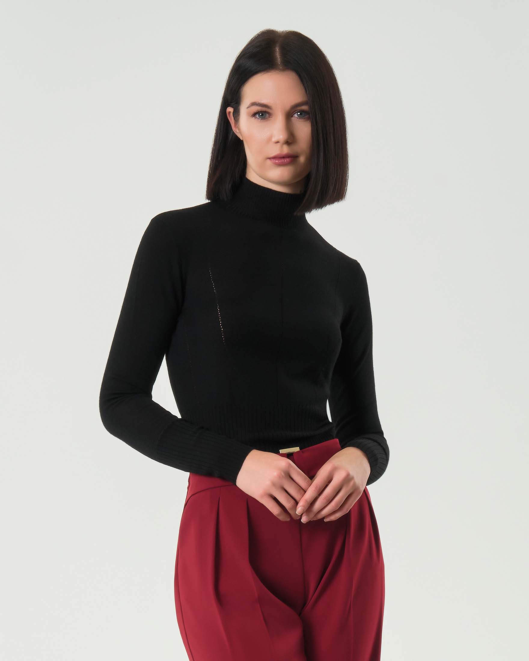 Lupetto cropped nero Patrizia Pepe in pura lana con profili lavorati a coste