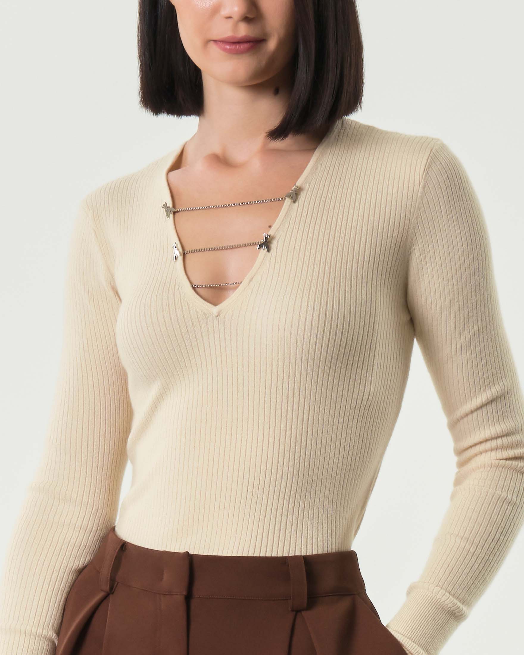 Maglia burro Patrizia Pepe linea ESSENTIAL con scollo a V a coste in misto viscosa image