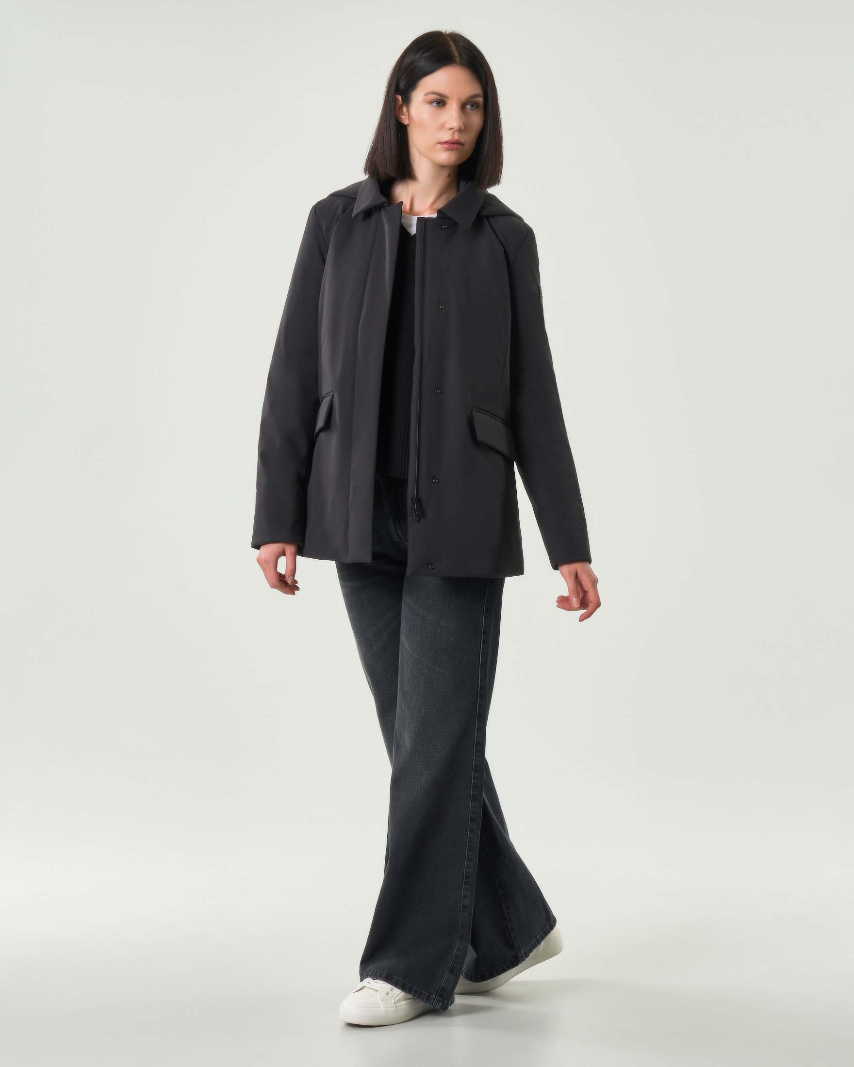 Giaccone Auctour Peuterey nero midi in tessuto tecnico liscio con colletto a camicia e cappuccio removibile