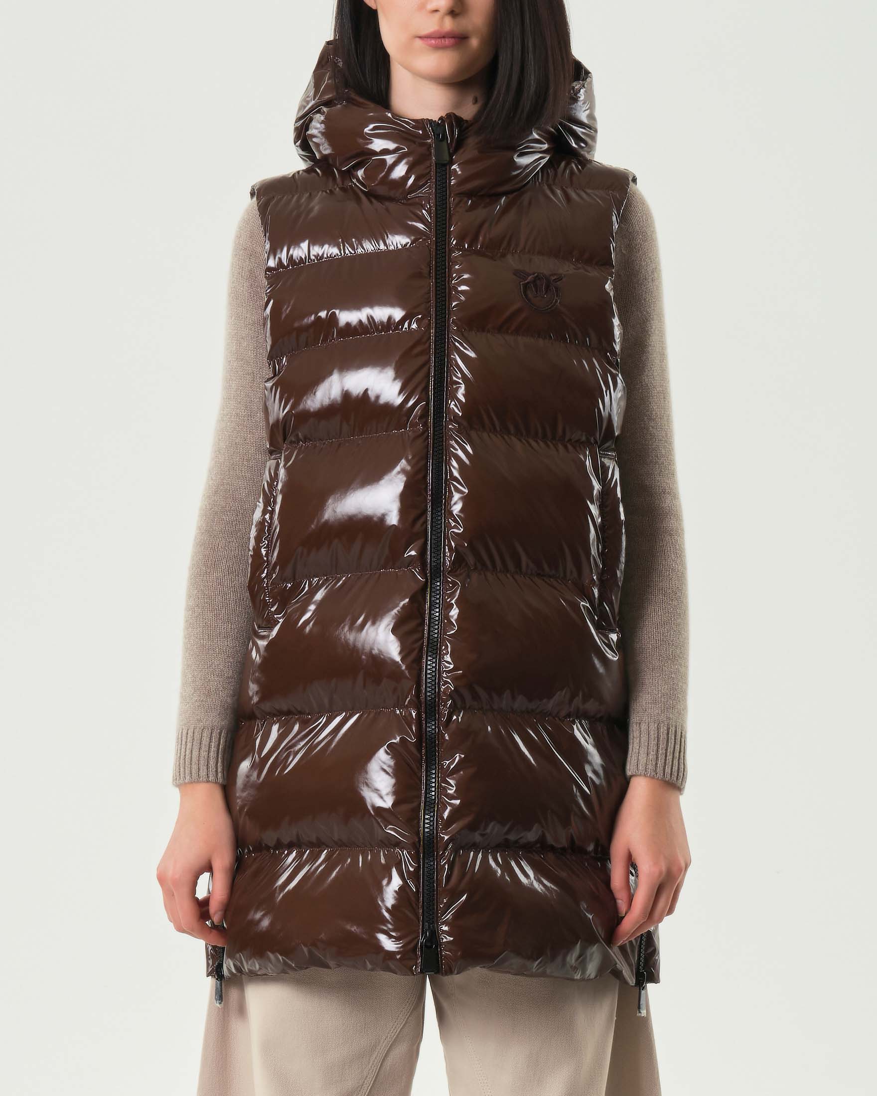 Gilet lungo marrone imbottito Pinko in nylon con cappuccio e spacchi laterali image