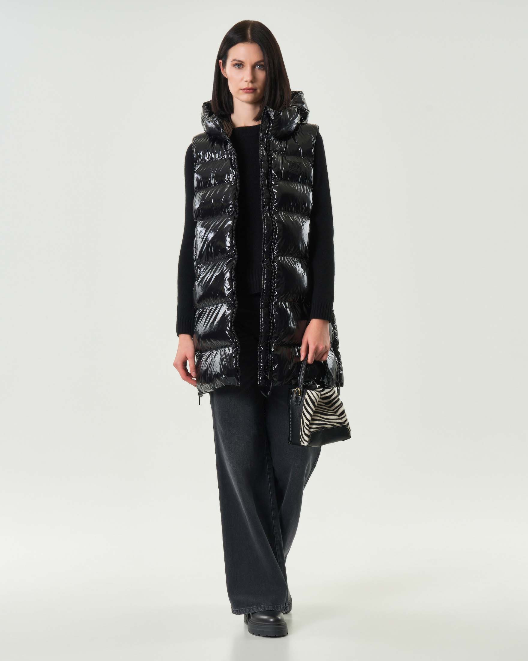 Gilet lungo nero imbottito Pinko in nylon con cappuccio e spacchi laterali
