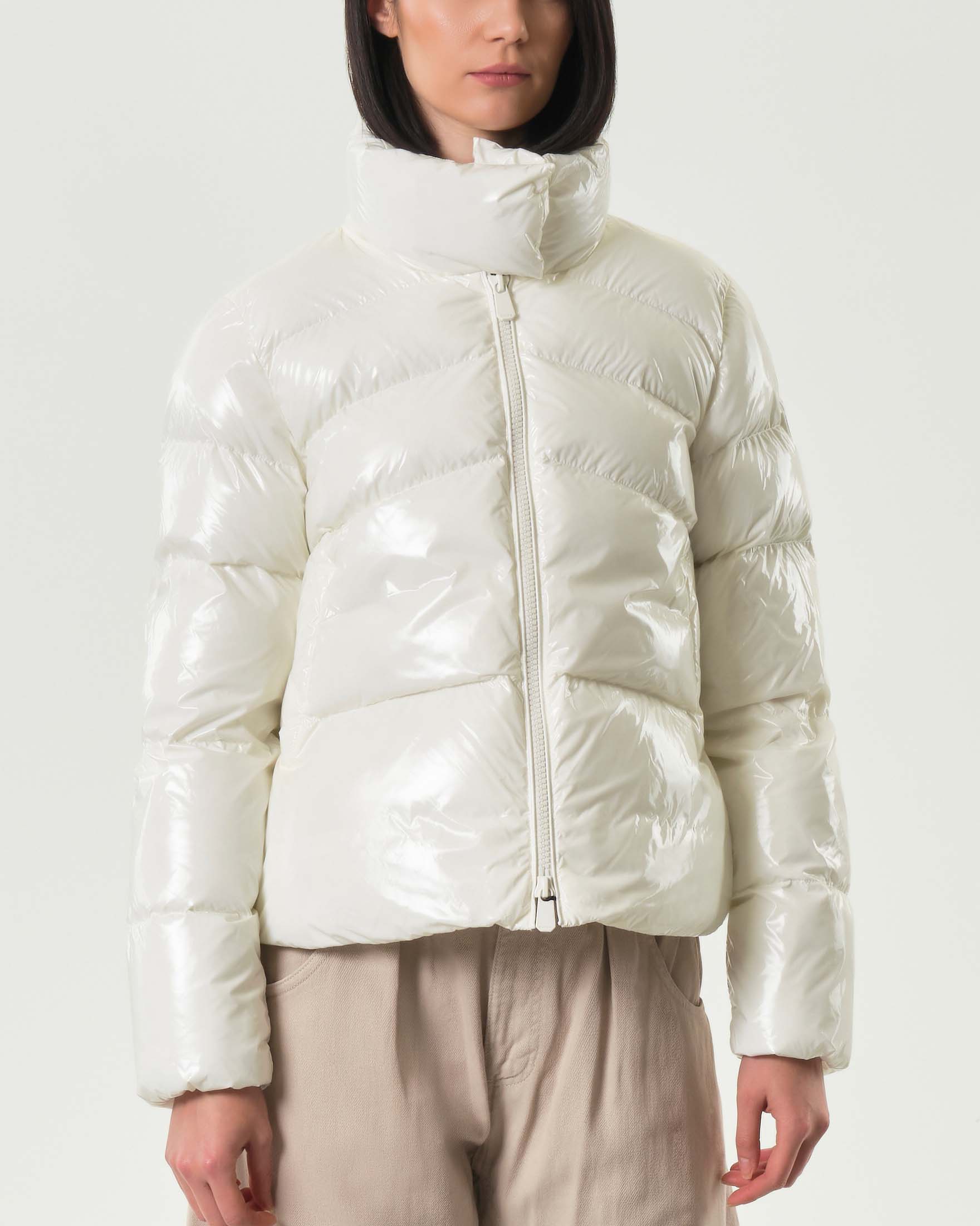 Giubbotto bianco imbottito Pinko in nylon lucido con cappuccio regolabile con coullise image