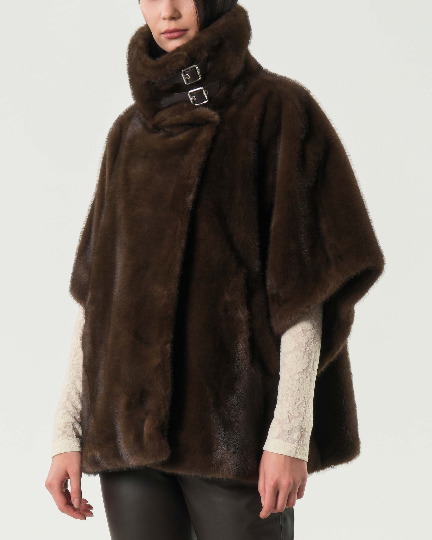 Cappa corta in ecopelliccia testa di moro Pinko con maniche al gomito e colletto a camicia image