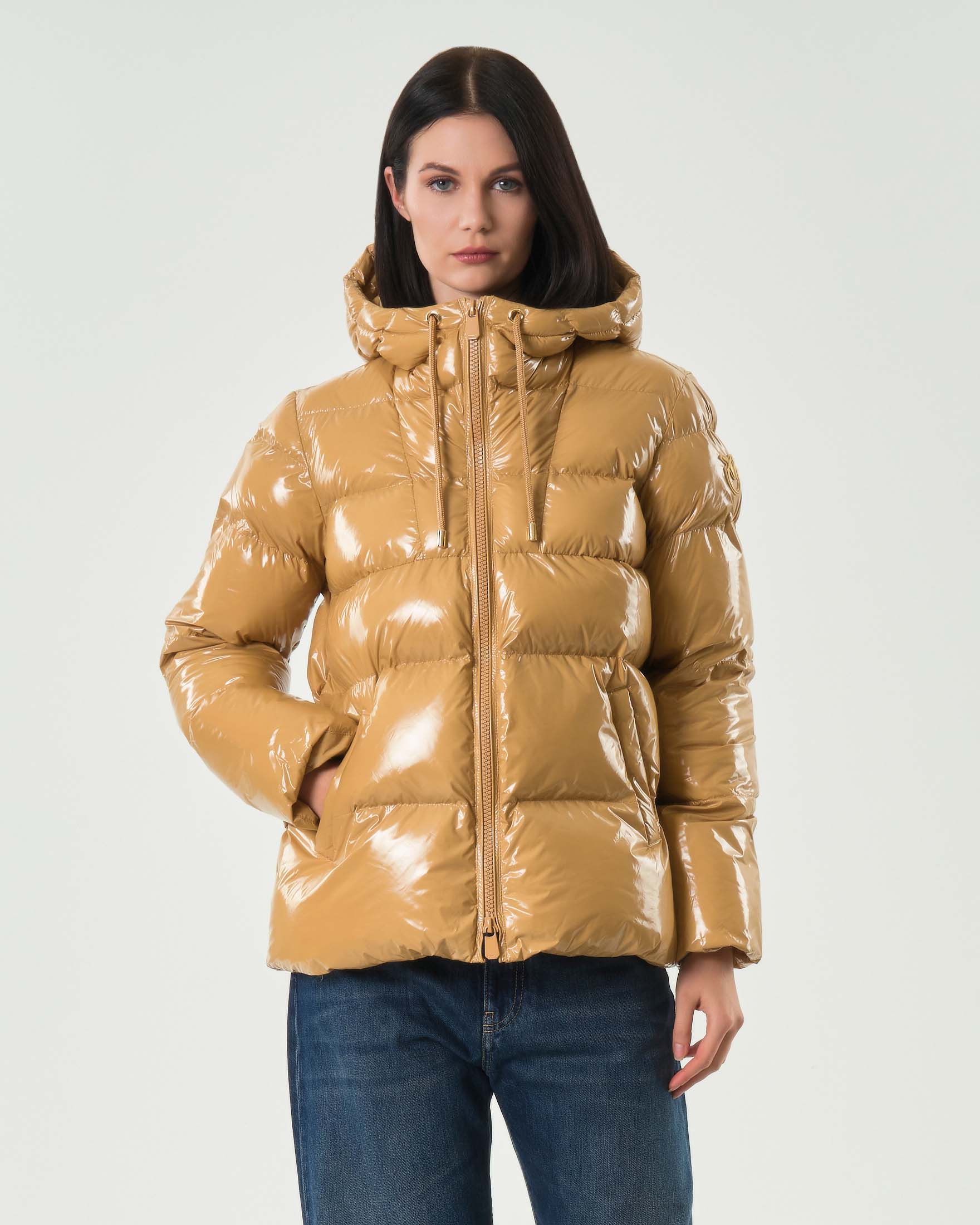 Giubbotto imbottito cammello Pinko in nylon con cappuccio e coulisse regolabile image