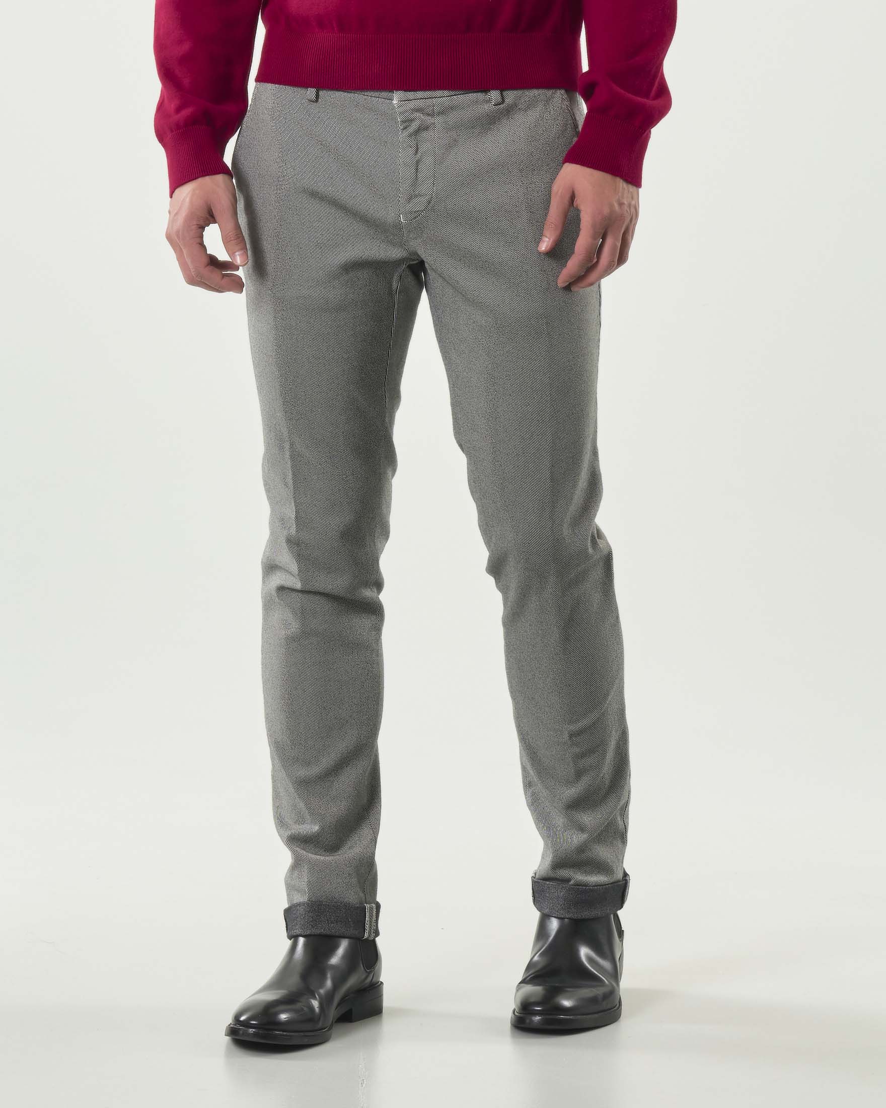 Pantalone chino Powell Levanto grigio in tessuto diagonale di misto cotone e modal stretch image