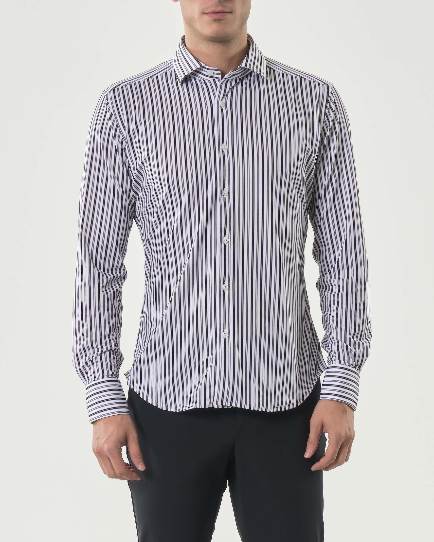 Camicia bianca in tessuto tecnico stretch a righe alternate verticali