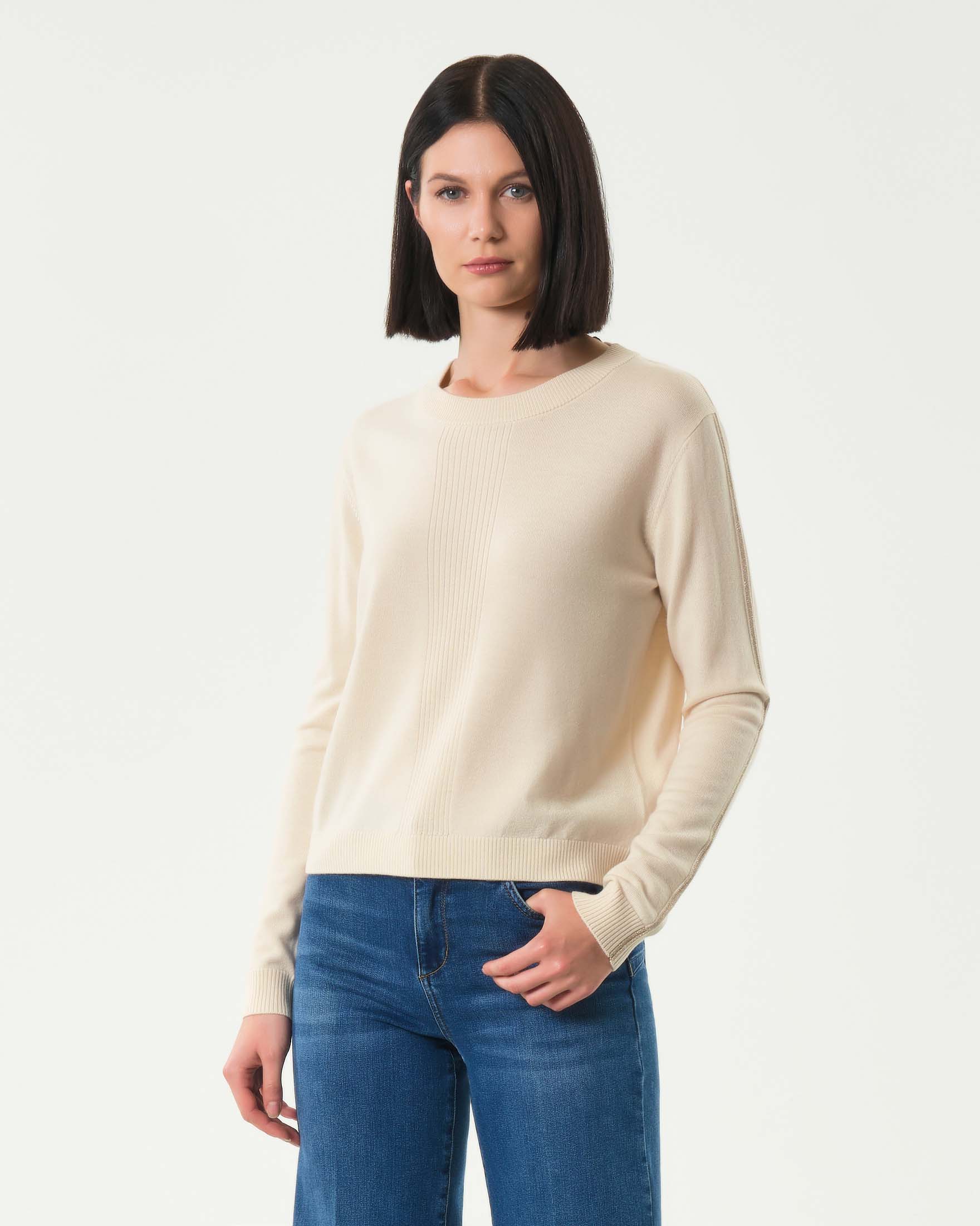 Maglia color burro Patrizia Pepe in pura lana pettinata con banda in lurex lungo le maniche