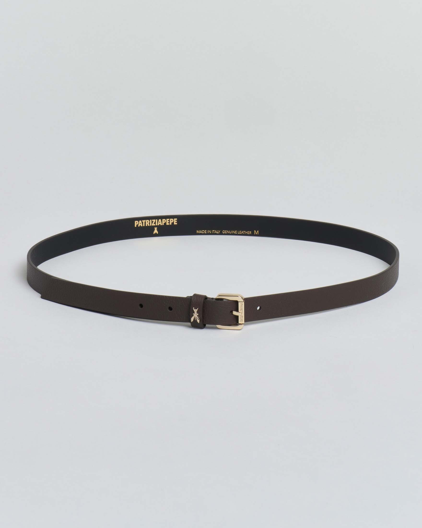 Cintura marrone Patrizia Pepe in pelle con fibbia dorata con scritta logo impressa e Fly applicata sul davanti