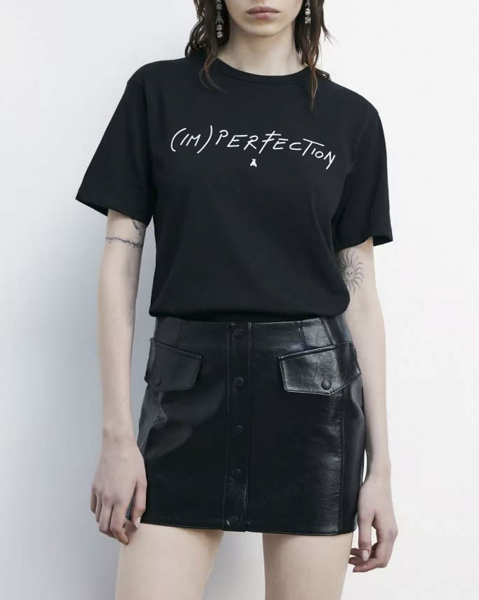 T-shirt nera Partrizia Pepe con scritta logo (IM)PERFECTION bianca stampata sul davanti