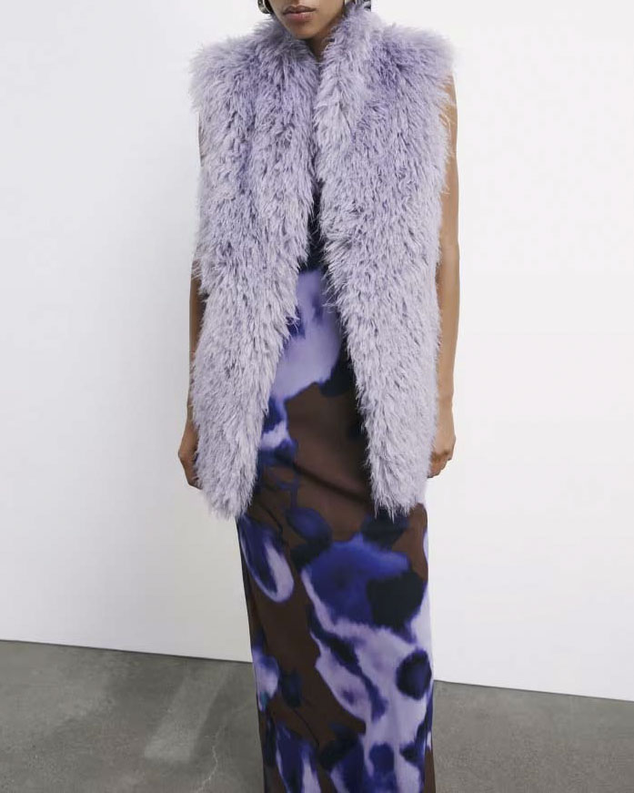 Gilet effetto pelliccia lilla Patrizia Pepe con spalla scesa e interni effetto pelle