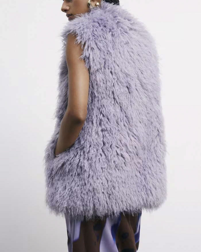 Gilet effetto pelliccia lilla Patrizia Pepe con spalla scesa e interni effetto pelle