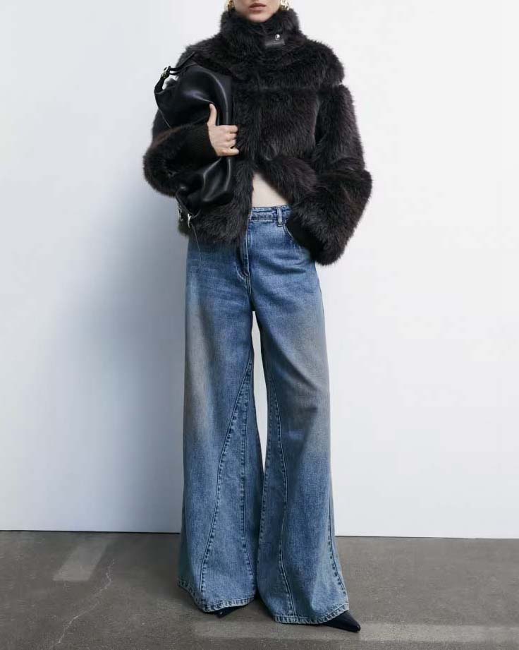 Ecopelliccia color testa di moro Patrizia Pepe a motivo orizzontale con inserti in simipelle tono su tono image