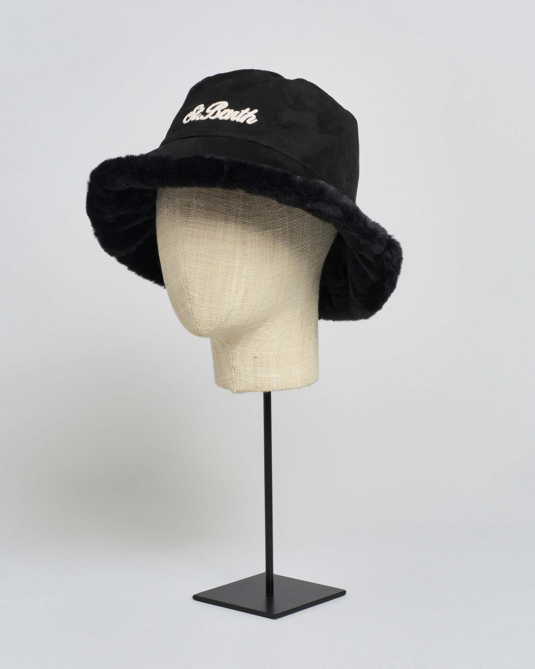 Bucket hat nero MC2 Saint Barth in montone con scritta logo ricmata a contrasto