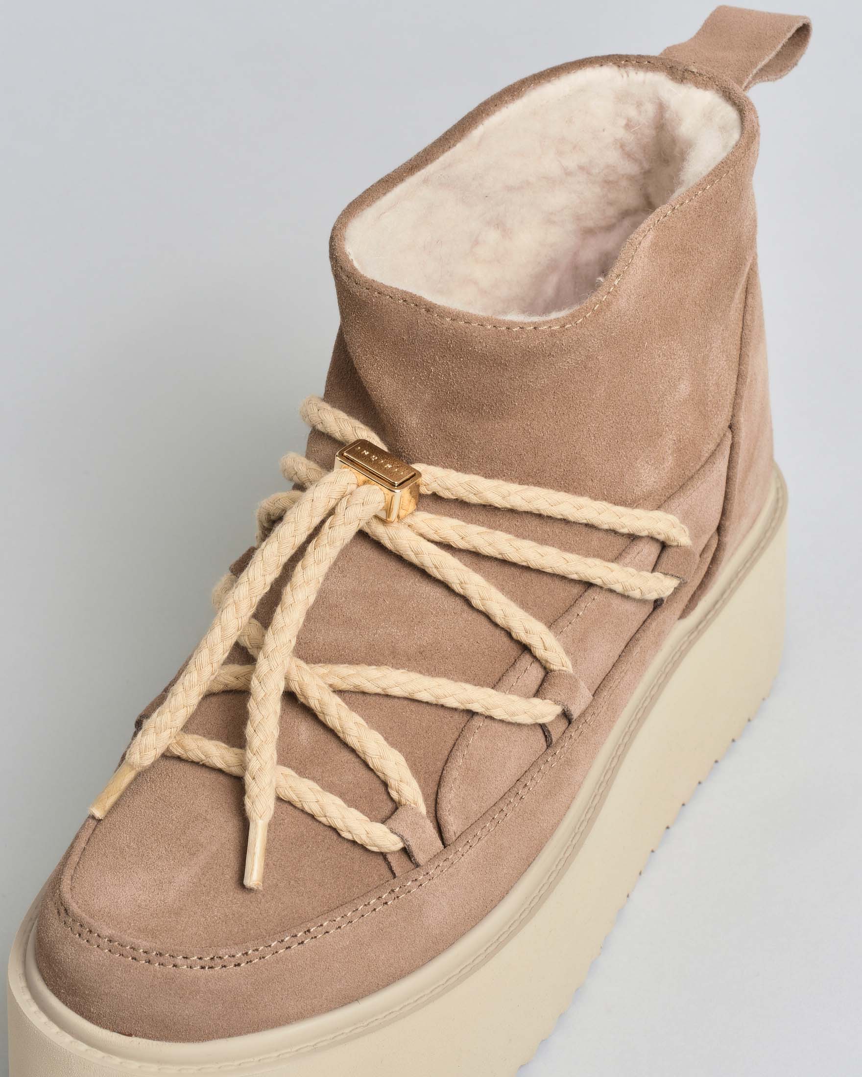 Boot Classic Low Platform inuikii beige in pelle scamociata e interno in montone con suola alta image
