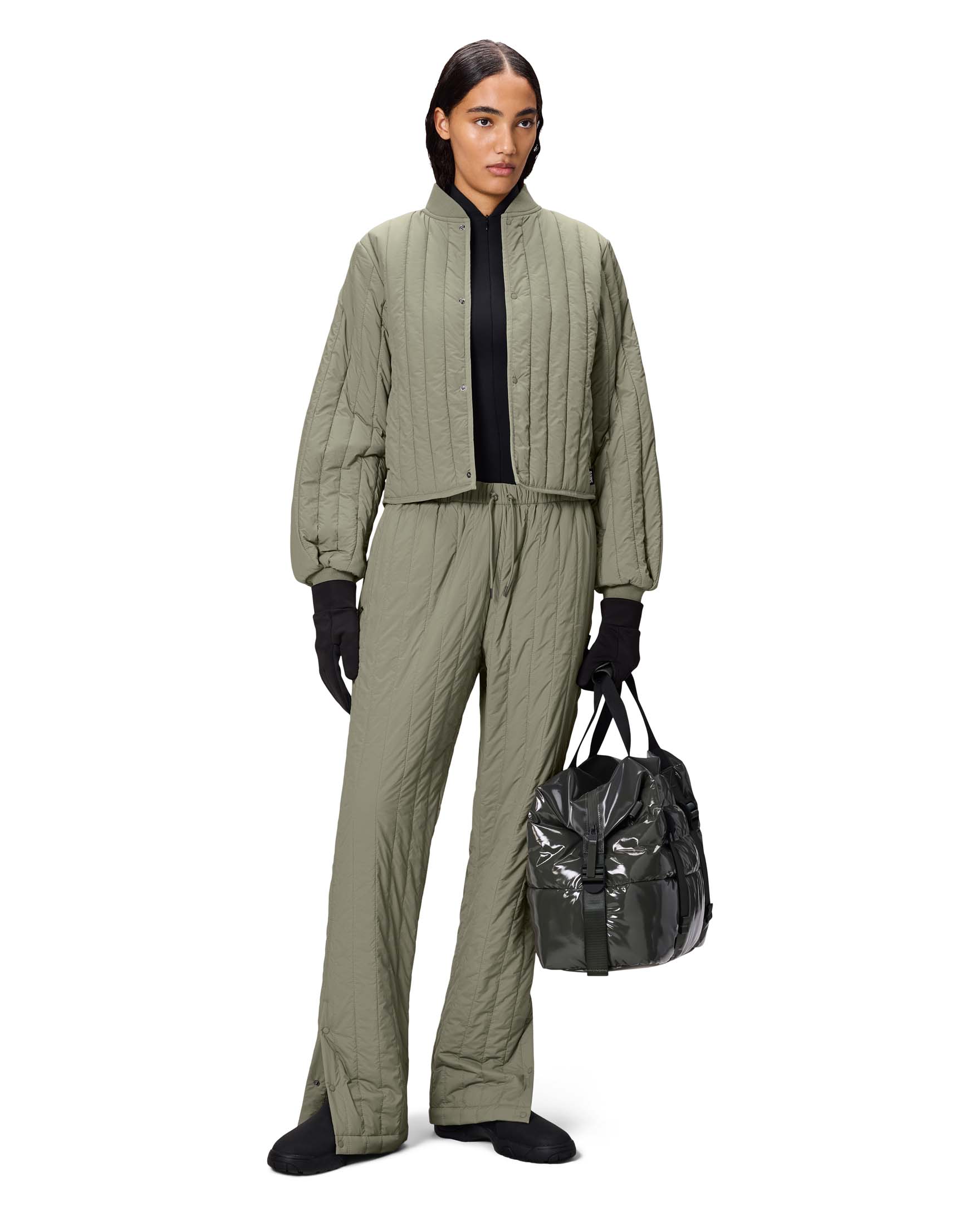 Giacca color salvia Banja Liner Bomber W Jacket Rains trapuntata in nylon intrecciato leggero con scollo tondo