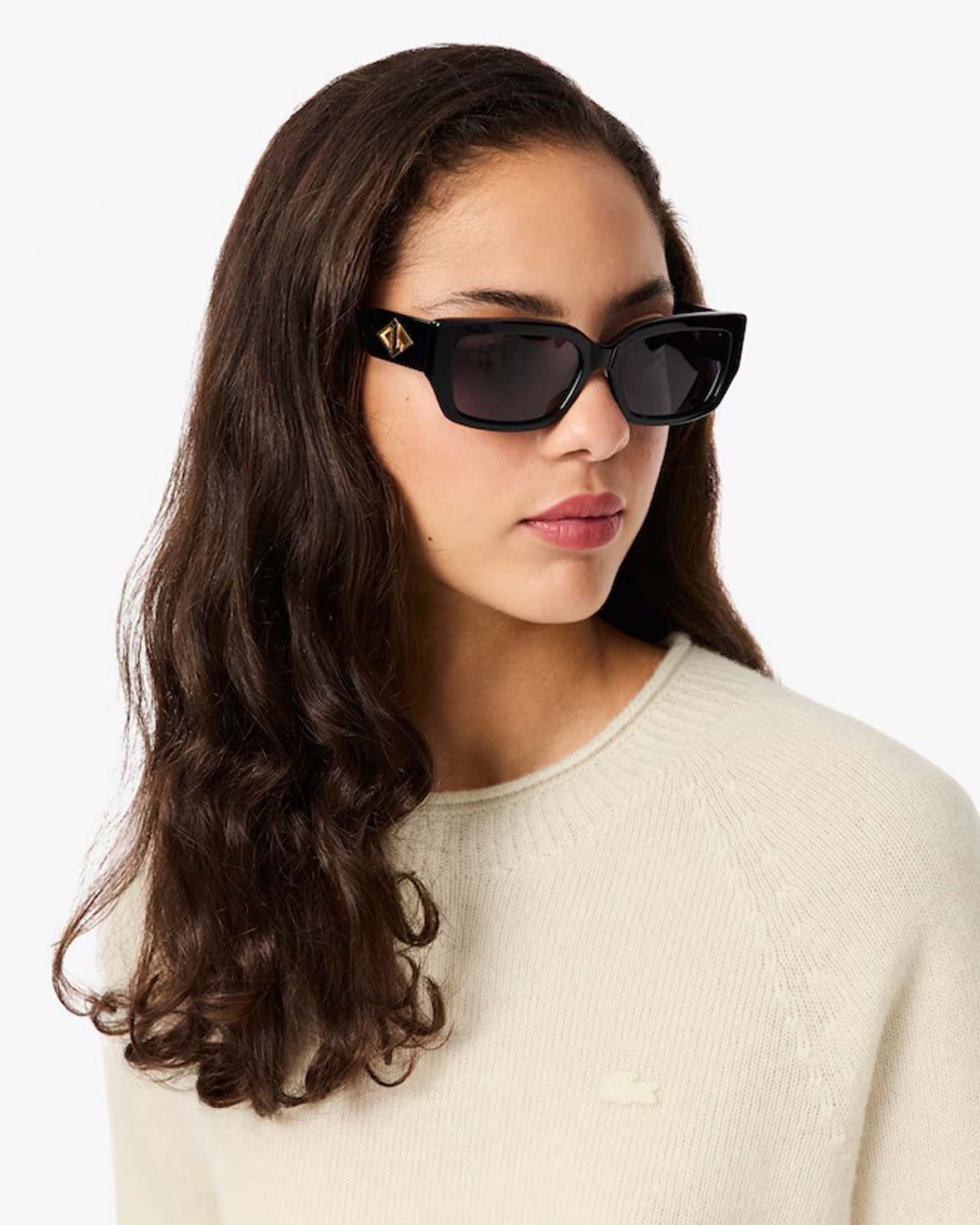 Maglia color panna Lacoste in pura lana con scollo tondo e logo tono su tono cucito sul petto image