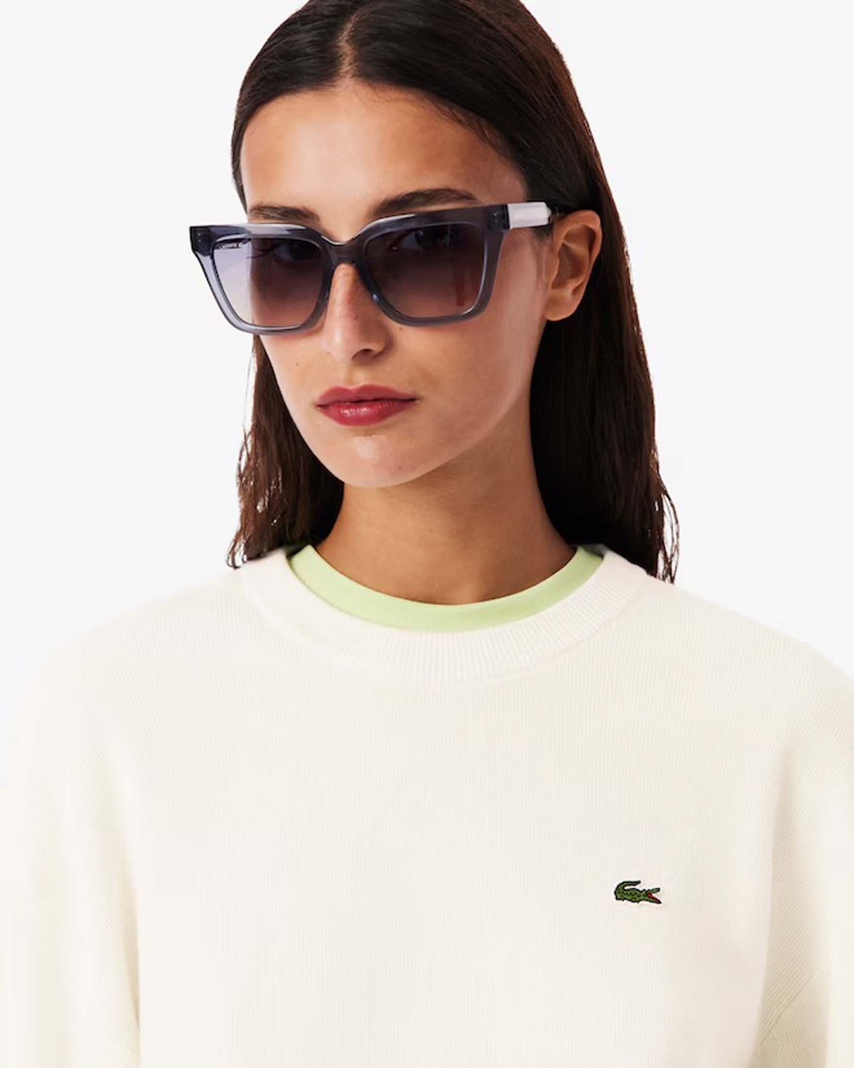 Maglia color panna girocollo Lacoste in cotone e lana lavorata a punto Linz con logo cucito sul petto image